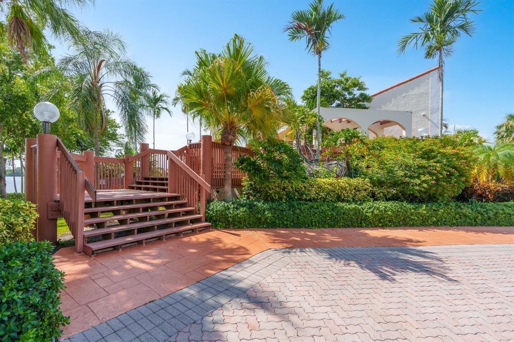 3 Independence Court