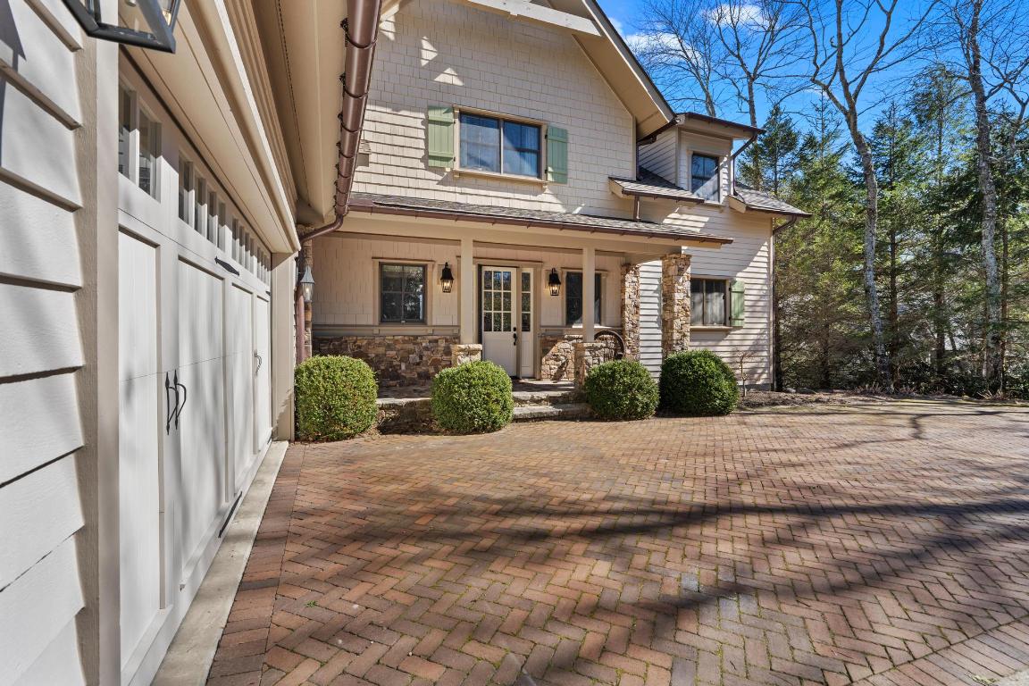 632 Garnet Rock Trail