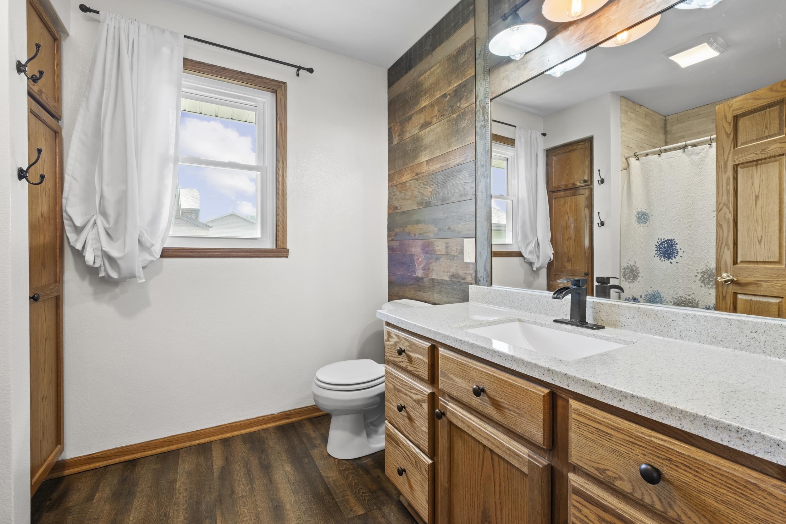 3843 Balmoral Drive