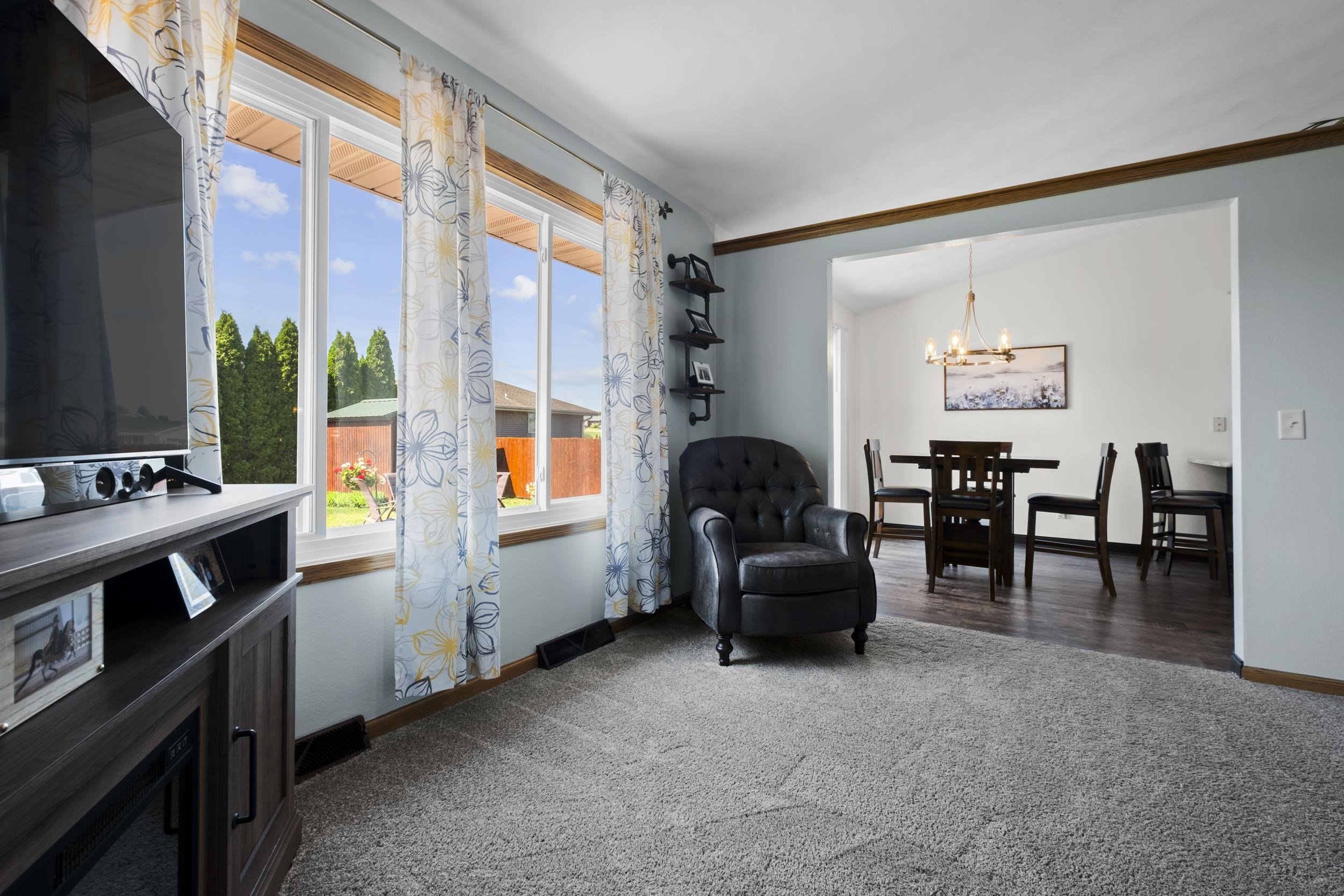 3843 Balmoral Drive
