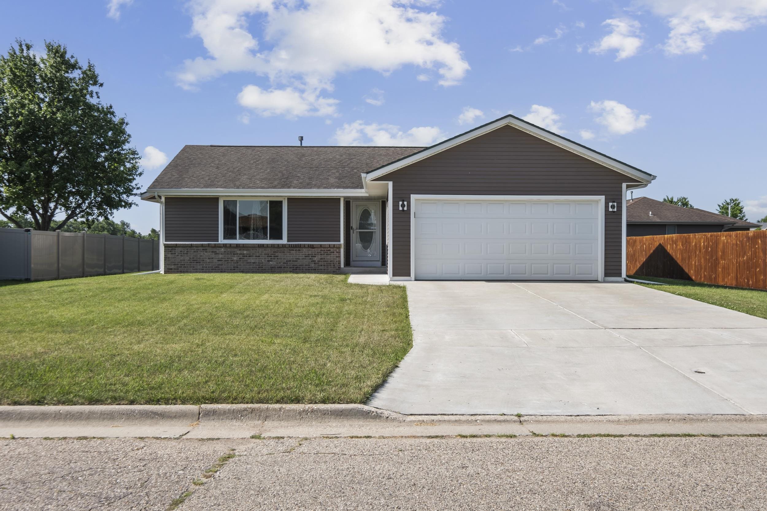3843 Balmoral Drive