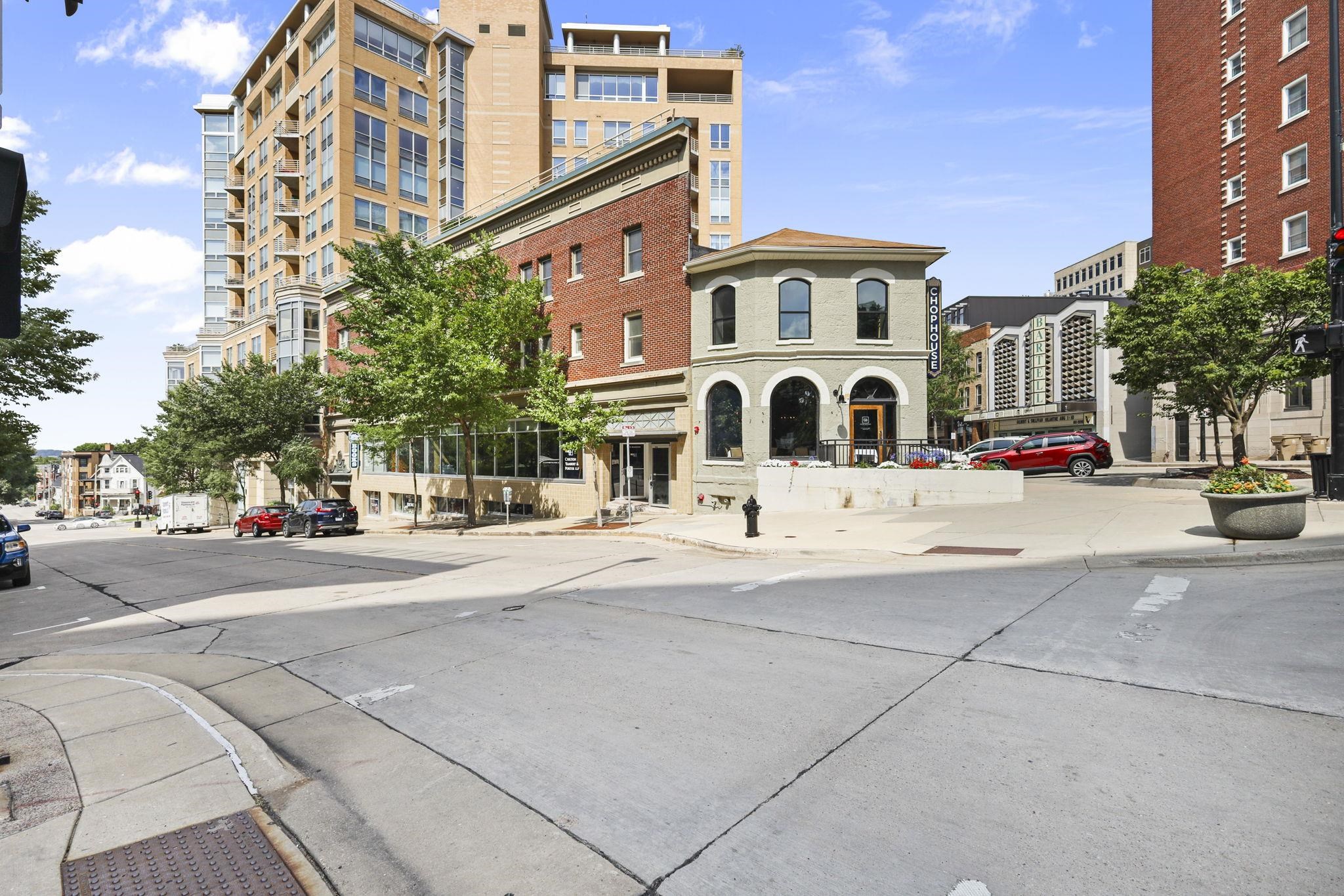 111 N Hamilton Street 202