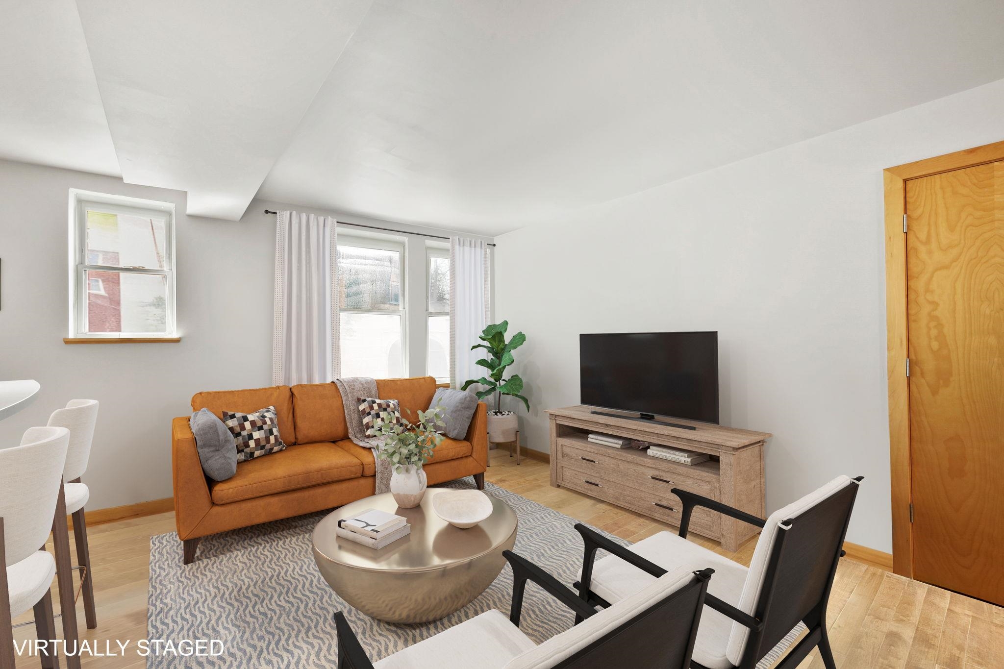 111 N Hamilton Street 202