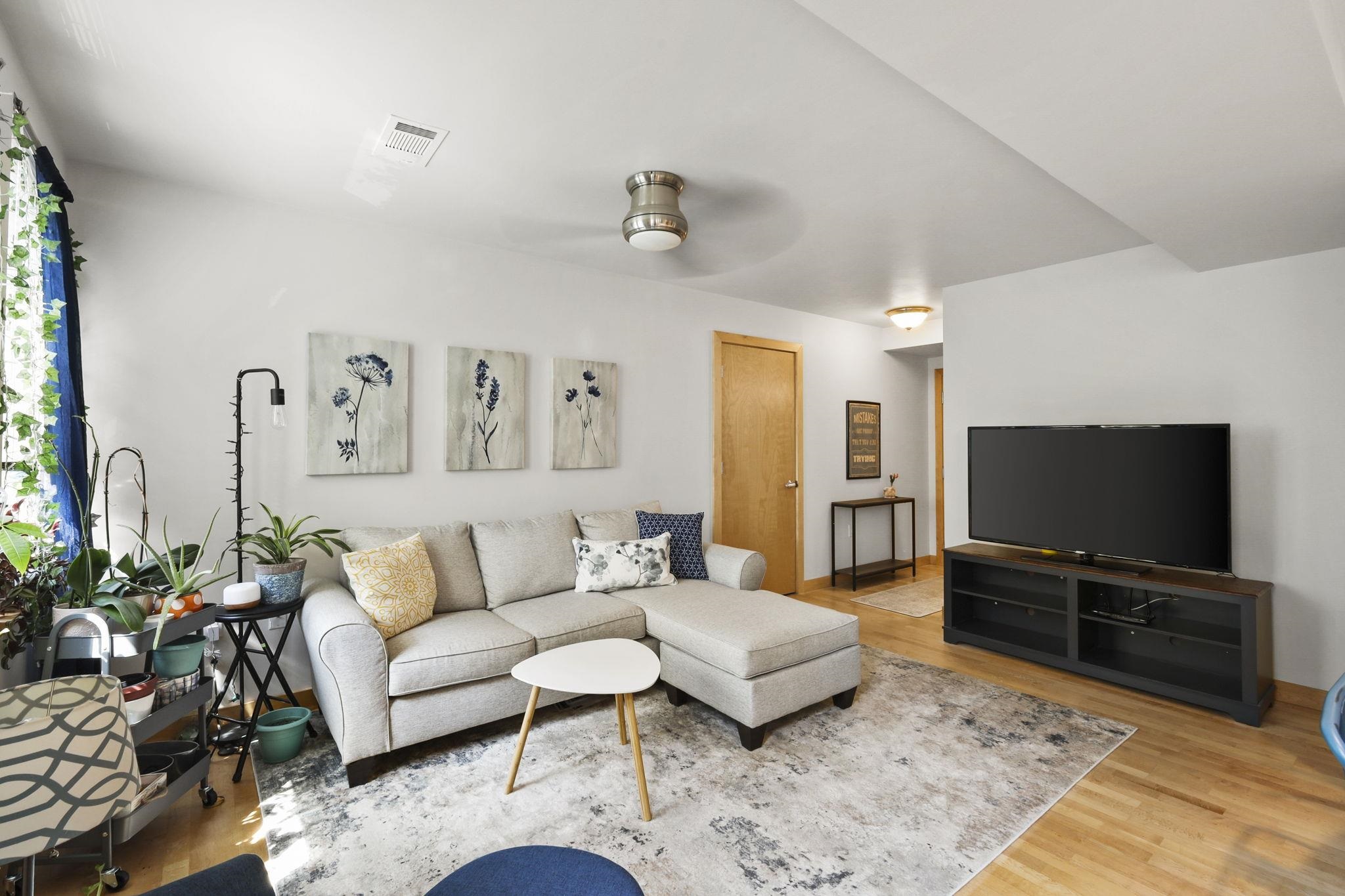 111 N Hamilton Street 202