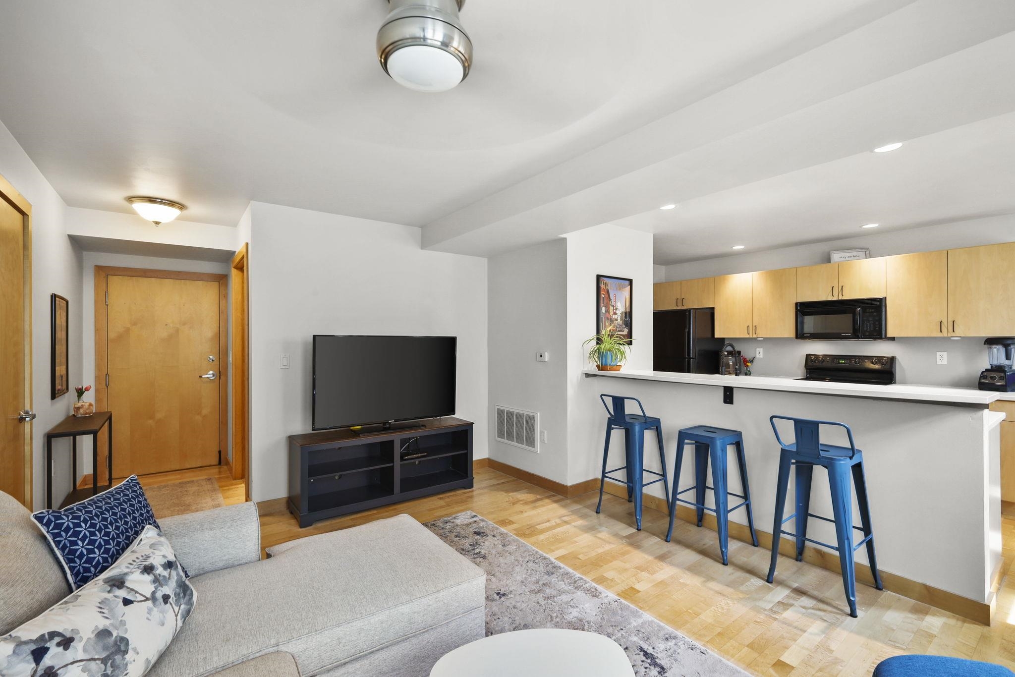 111 N Hamilton Street 202