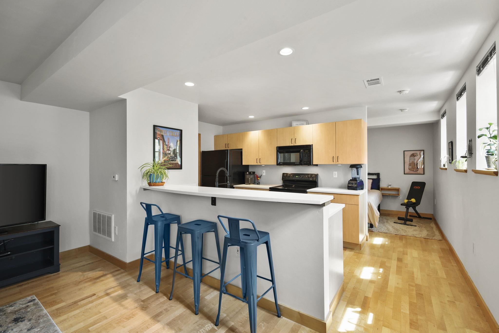 111 N Hamilton Street 202