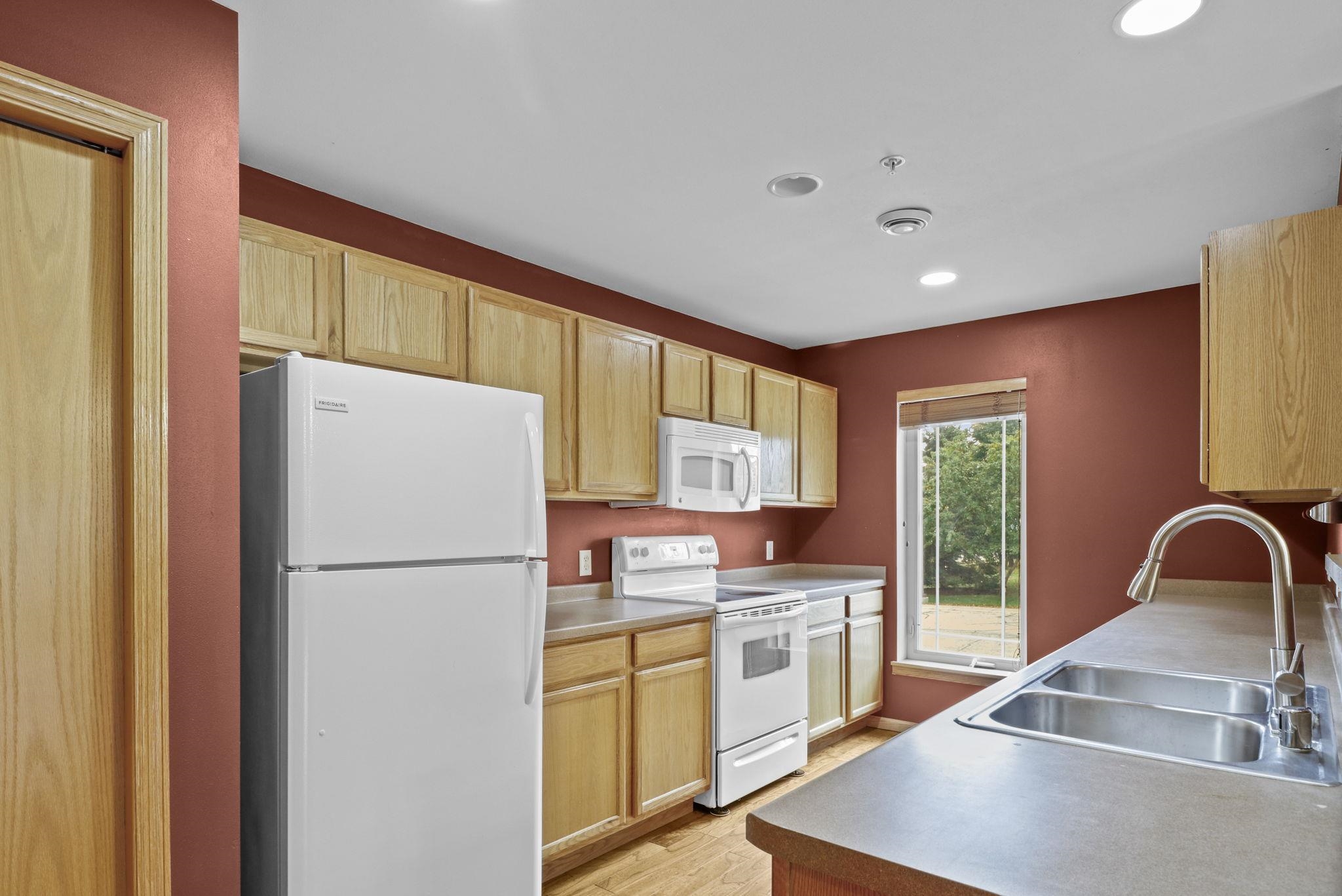 3902 Maple Grove Drive 9