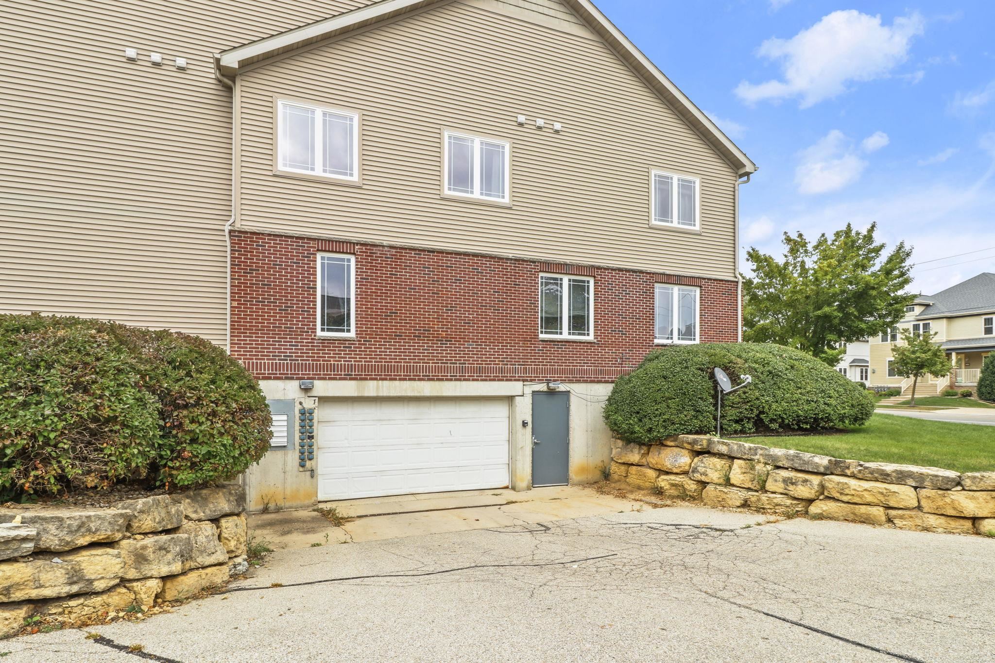 3902 Maple Grove Drive 9
