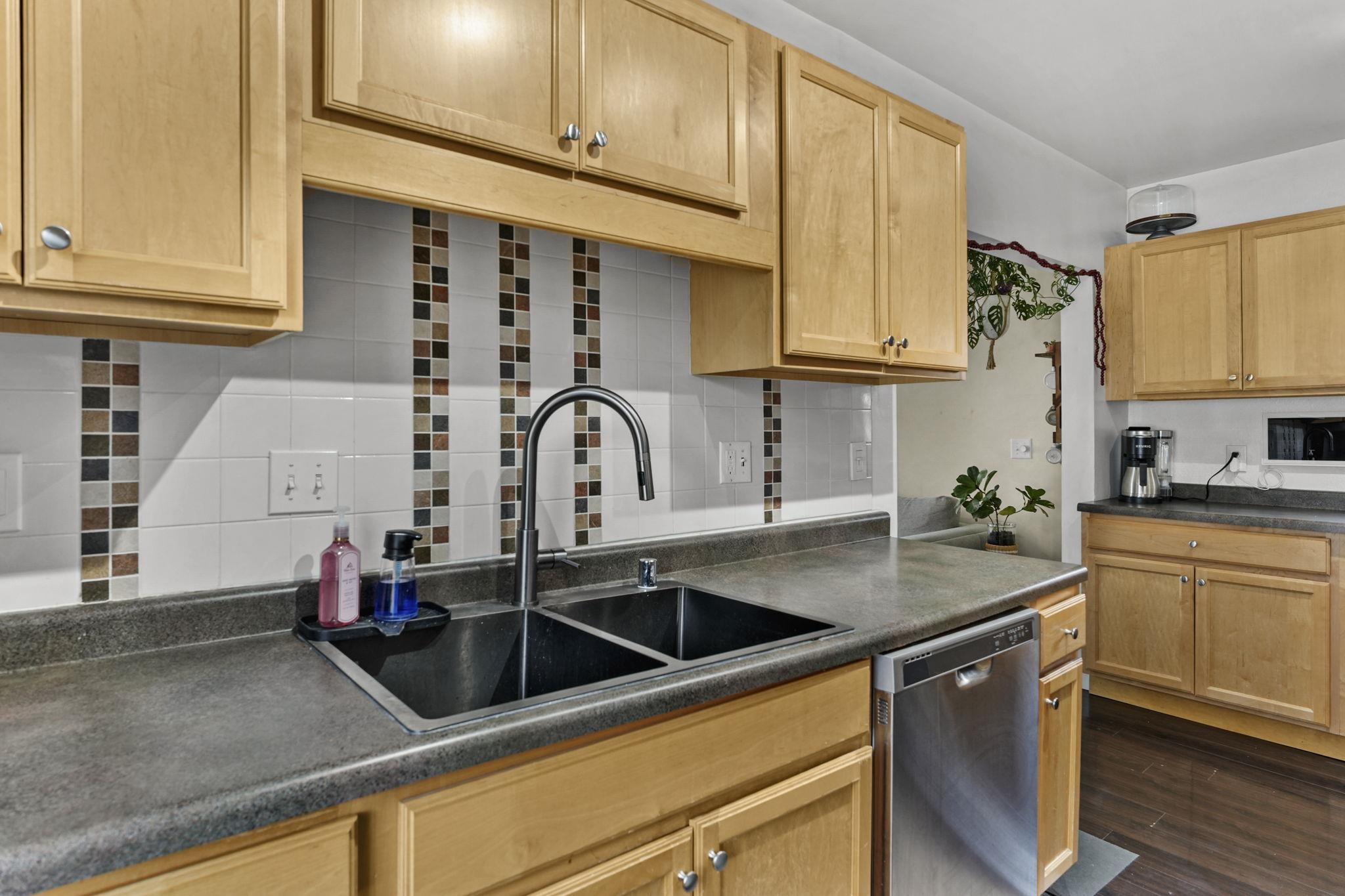 9 N Grand Avenue