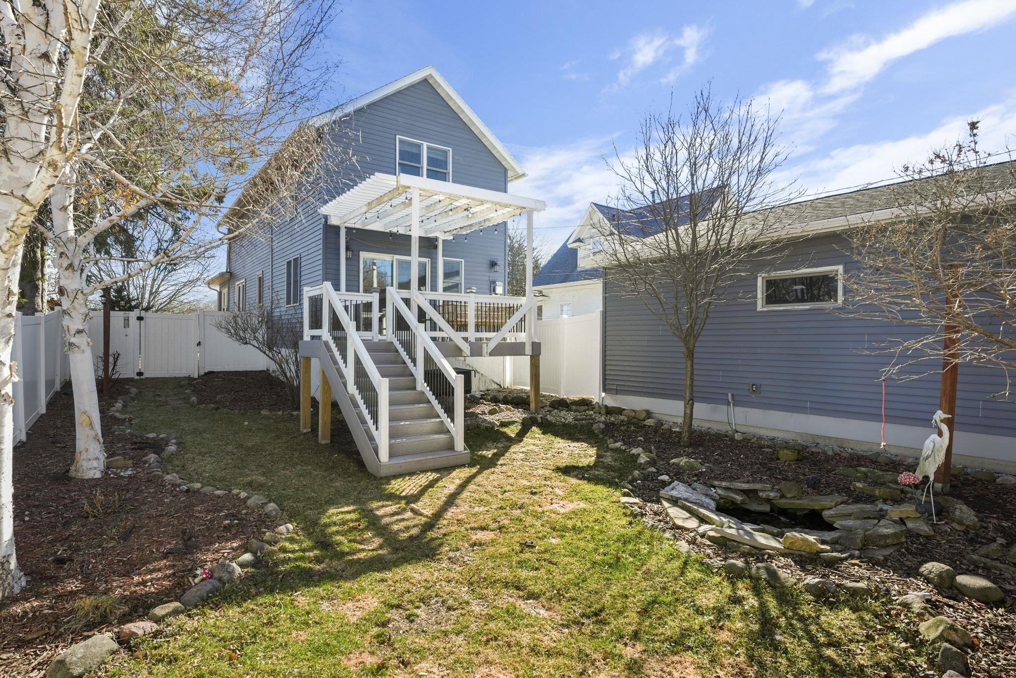 9 N Grand Avenue
