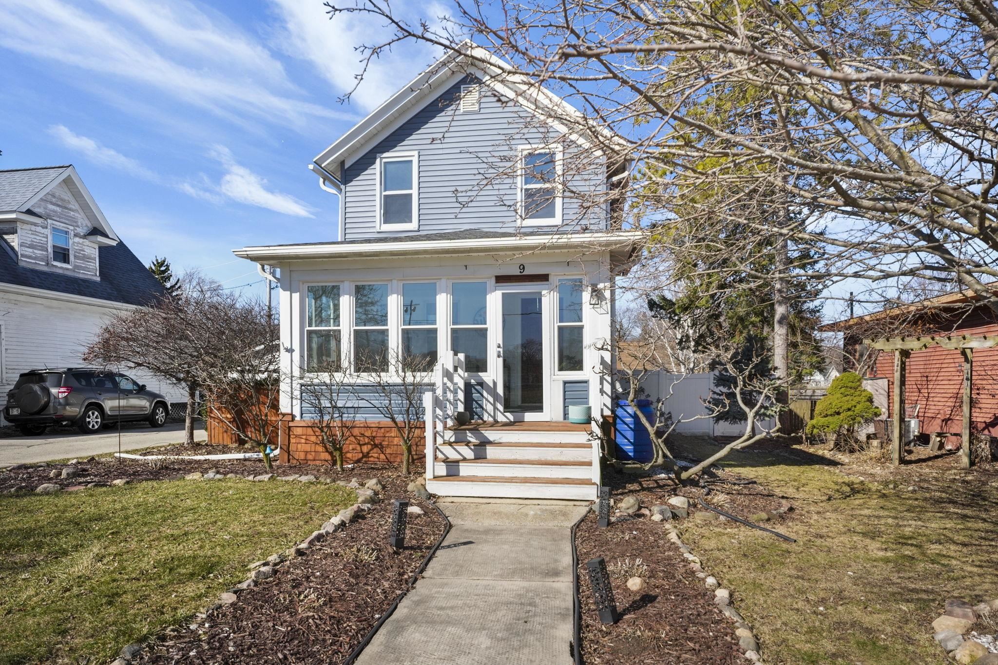 9 N Grand Avenue