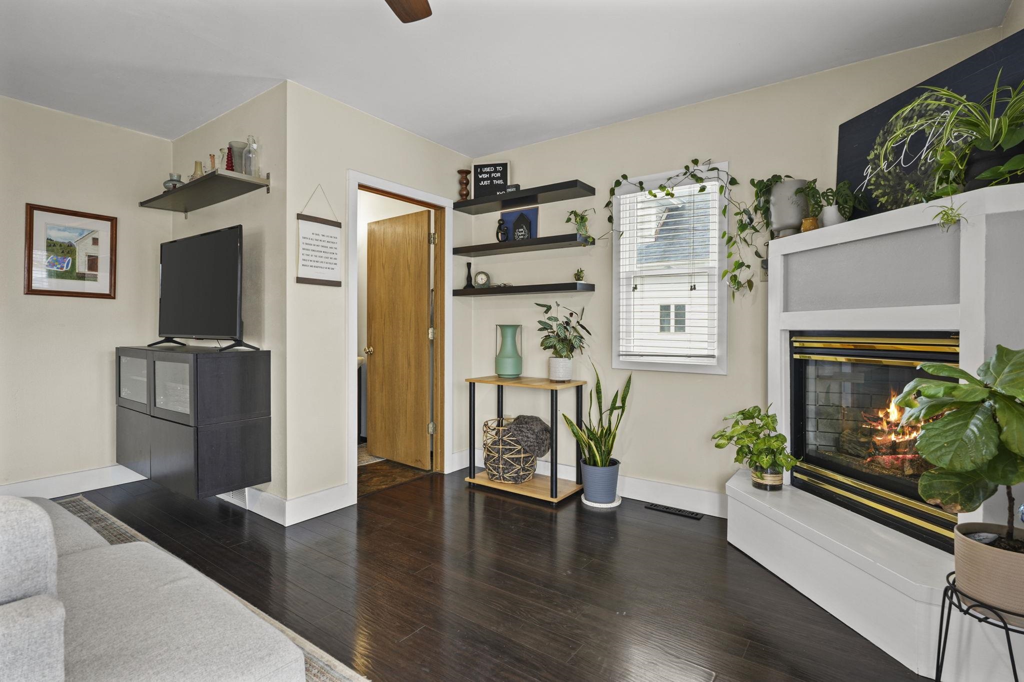 9 N Grand Avenue