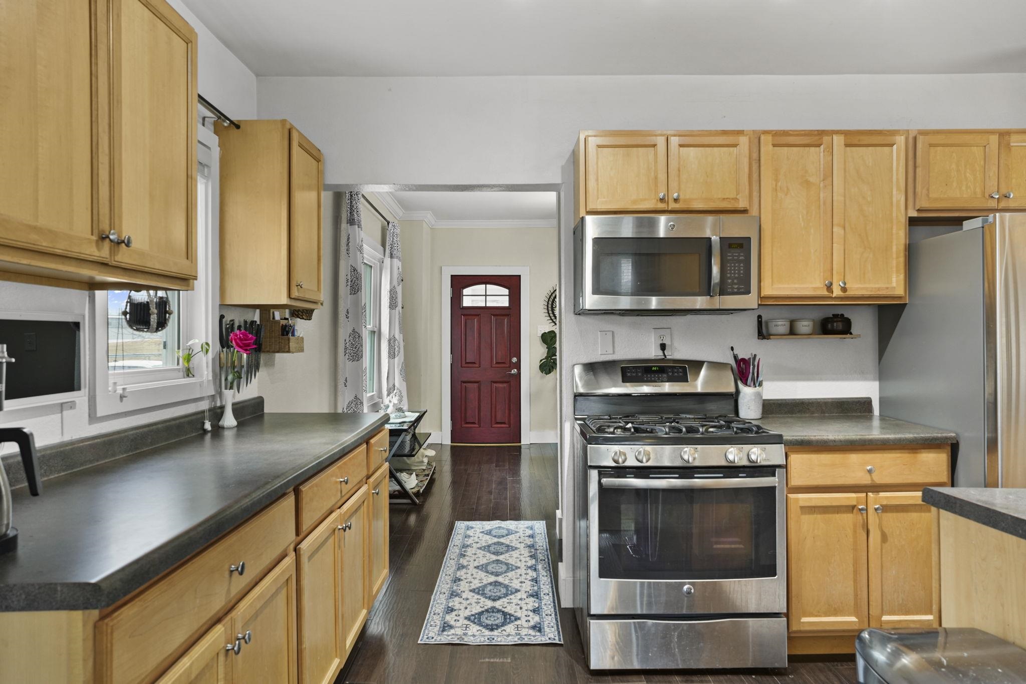 9 N Grand Avenue