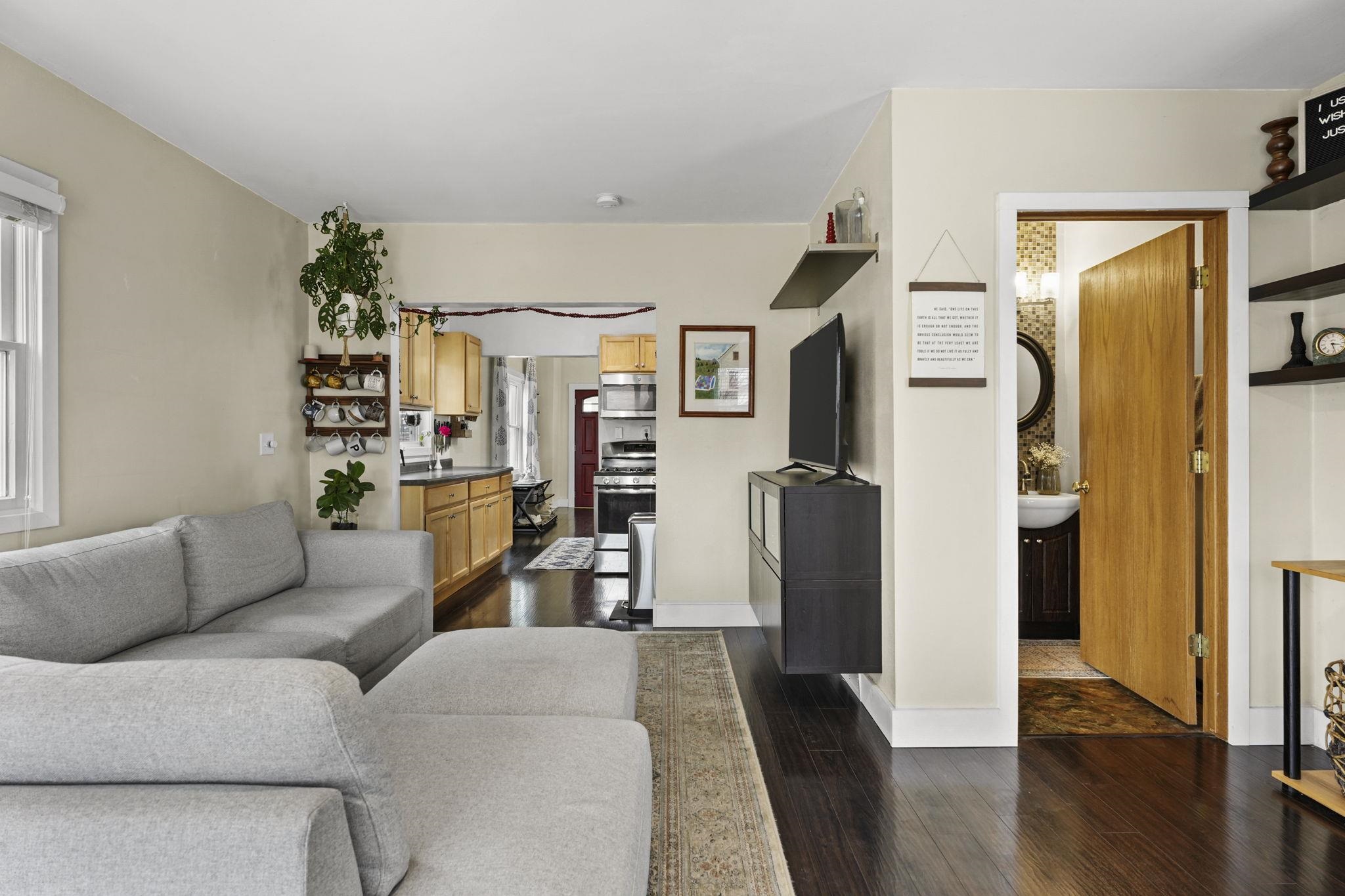9 N Grand Avenue