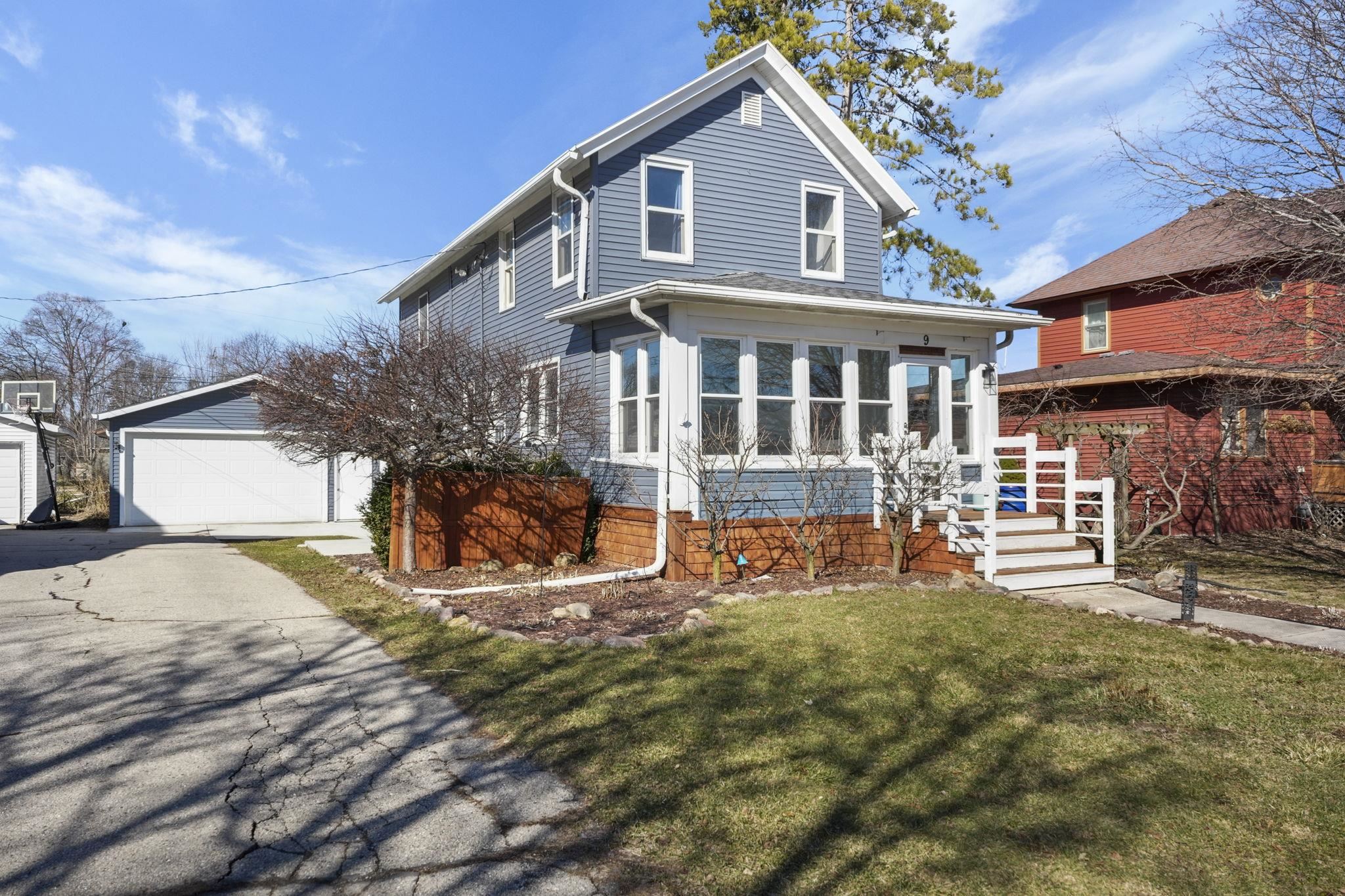 9 N Grand Avenue