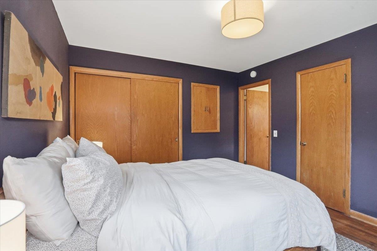 102 W Lakeview Avenue