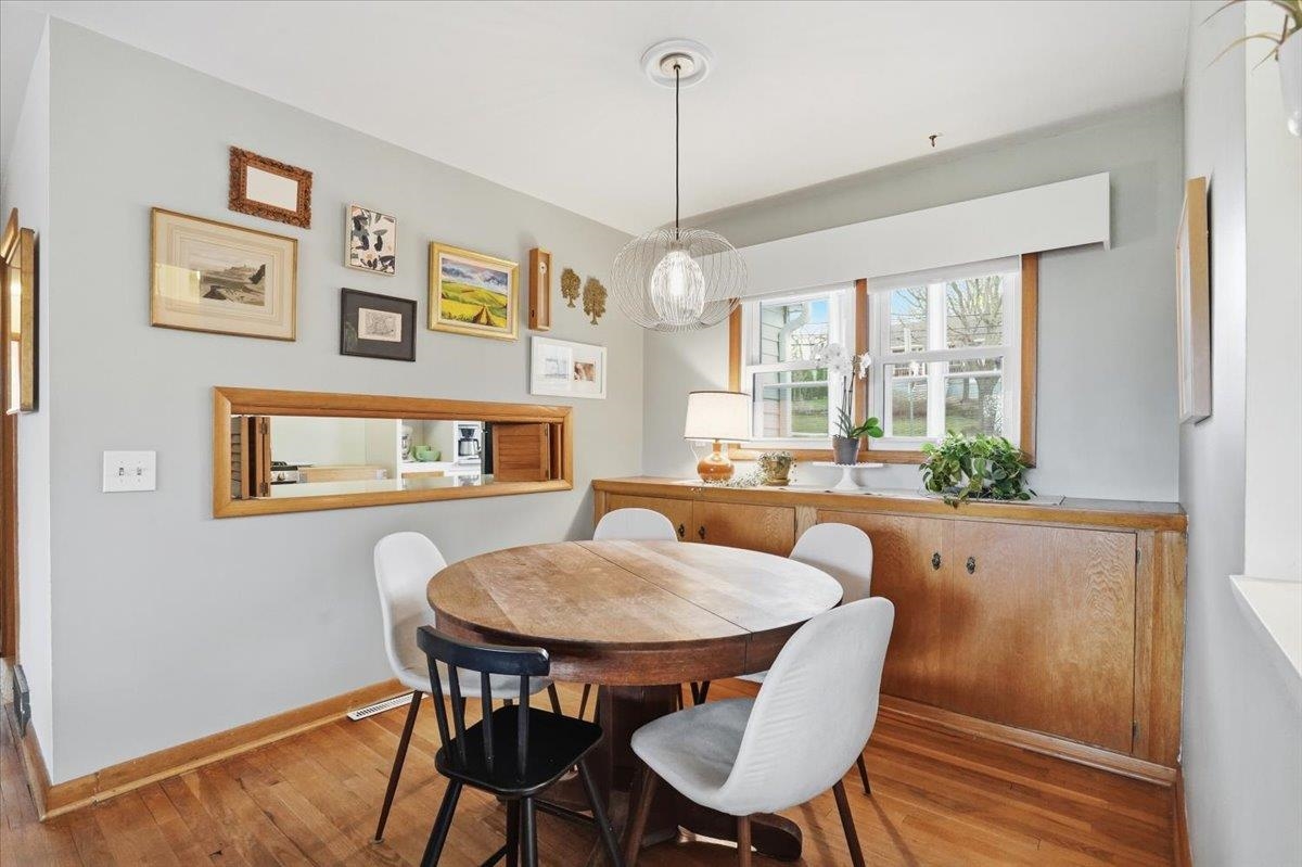 102 W Lakeview Avenue