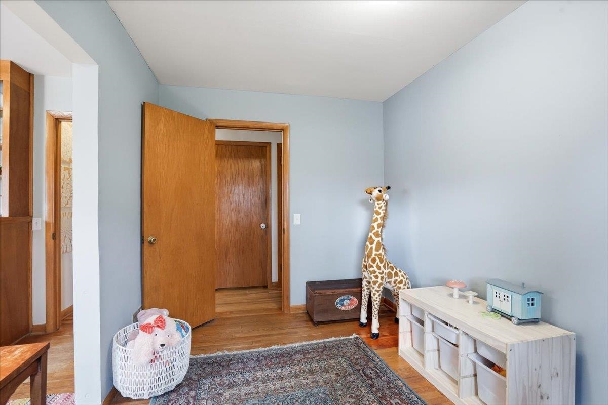 102 W Lakeview Avenue