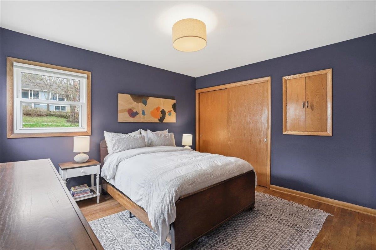 102 W Lakeview Avenue