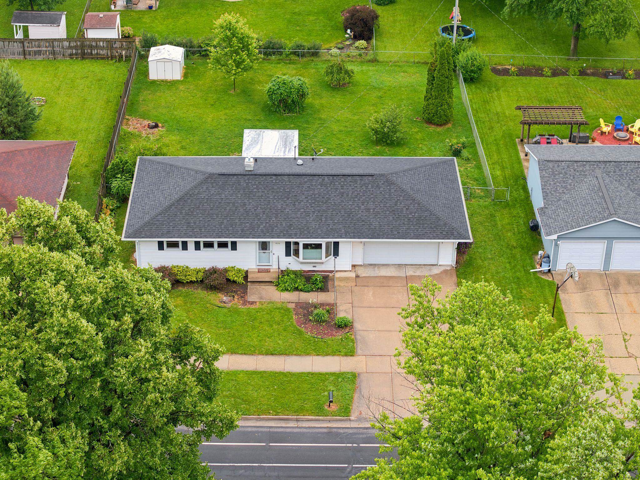 1520 N Pontiac Drive