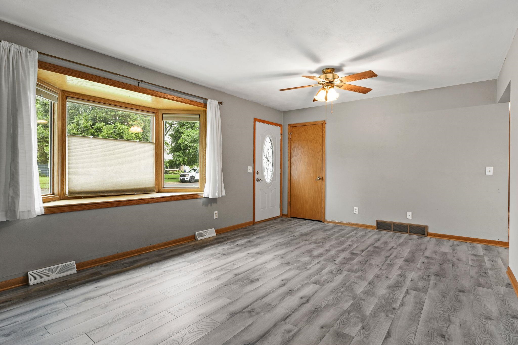 1520 N Pontiac Drive