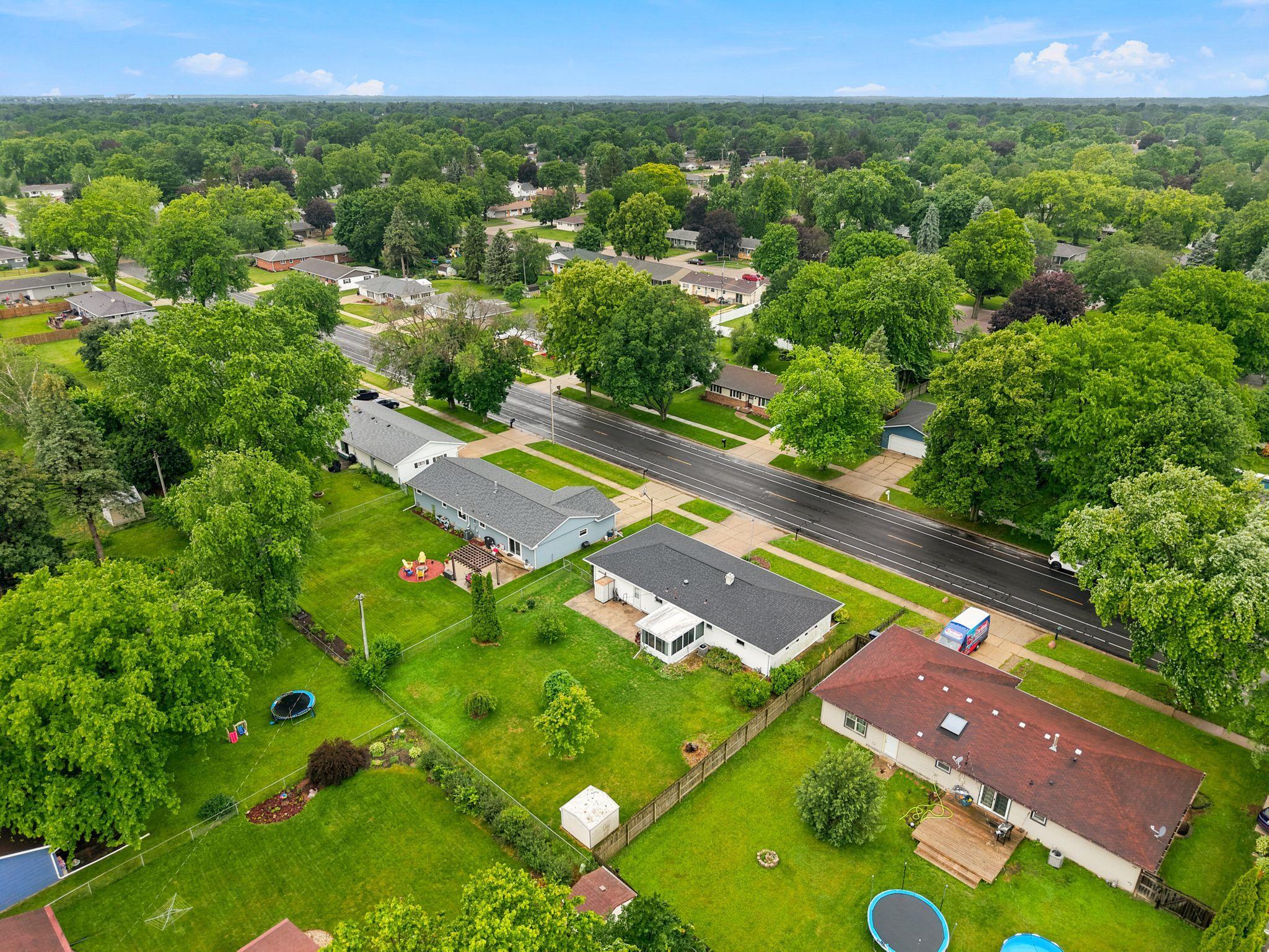 1520 N Pontiac Drive
