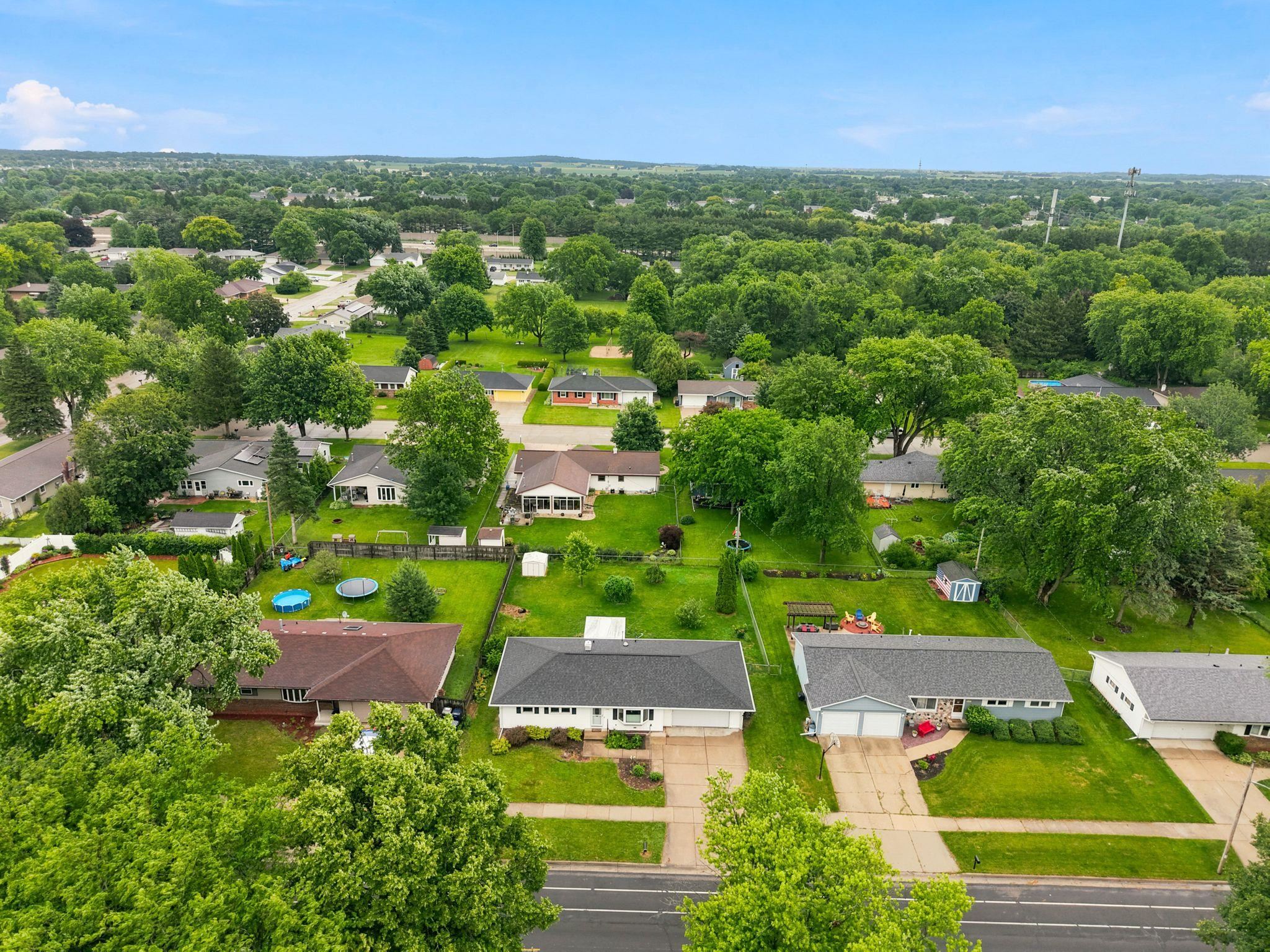 1520 N Pontiac Drive