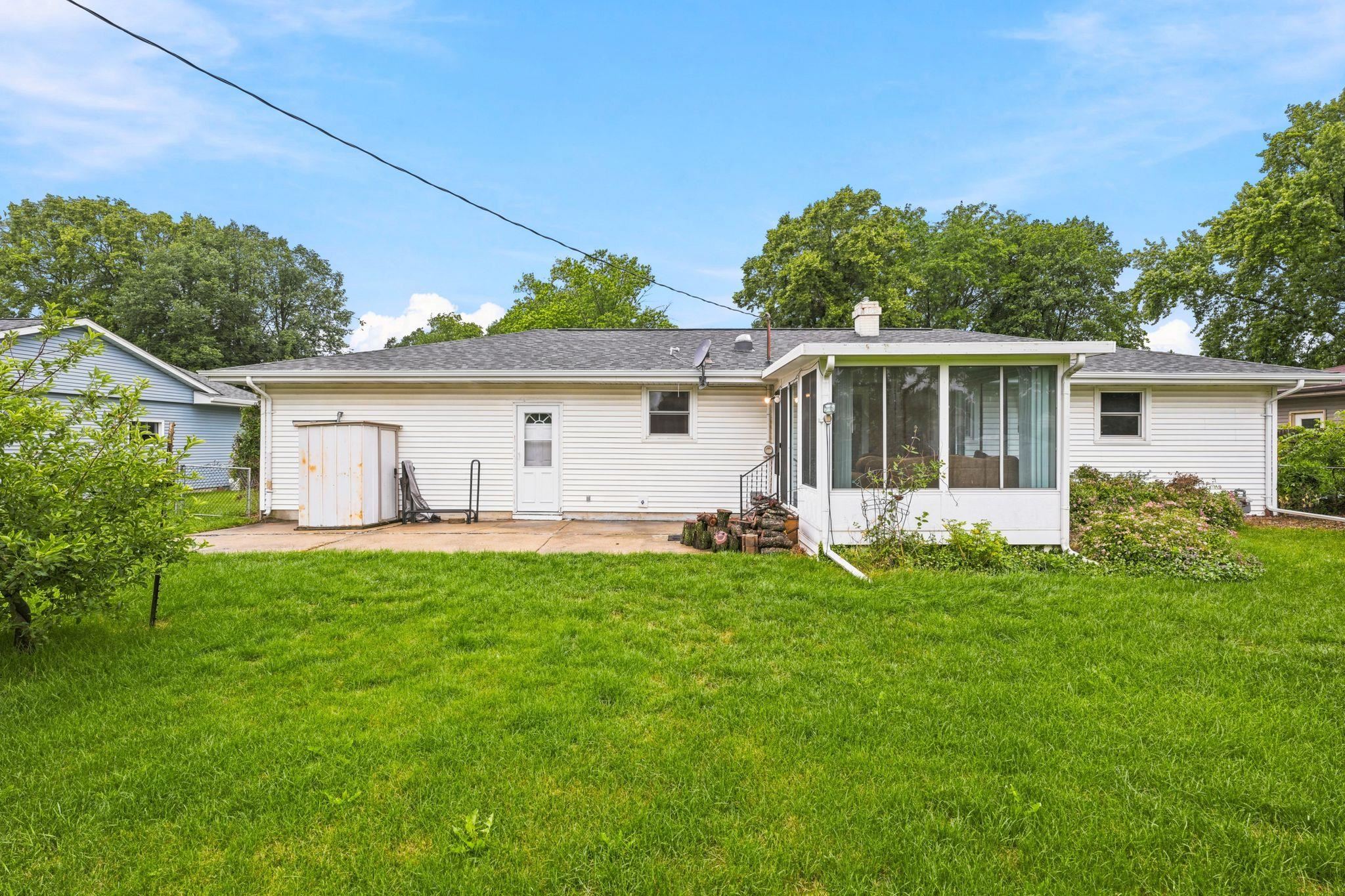 1520 N Pontiac Drive