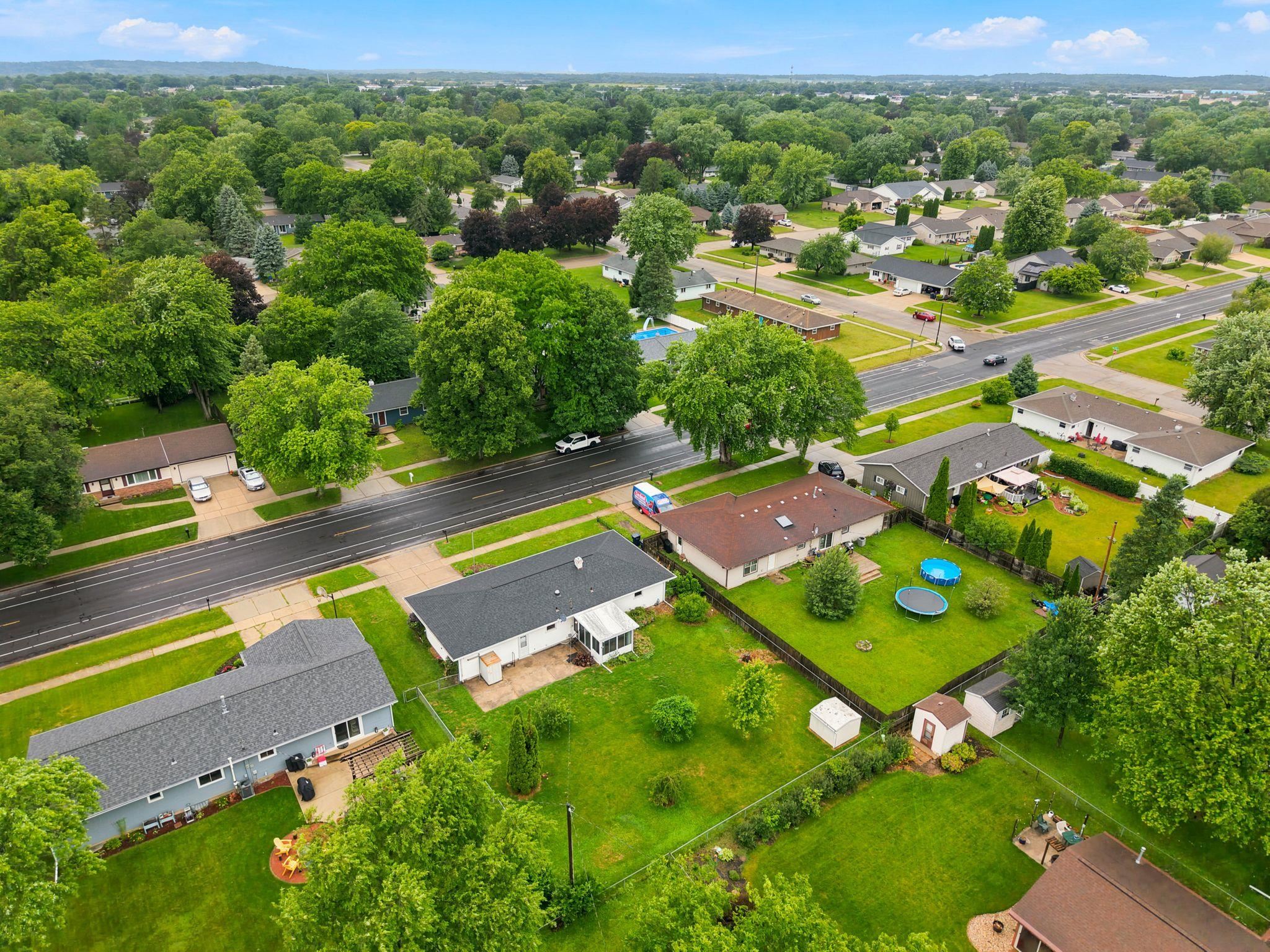 1520 N Pontiac Drive