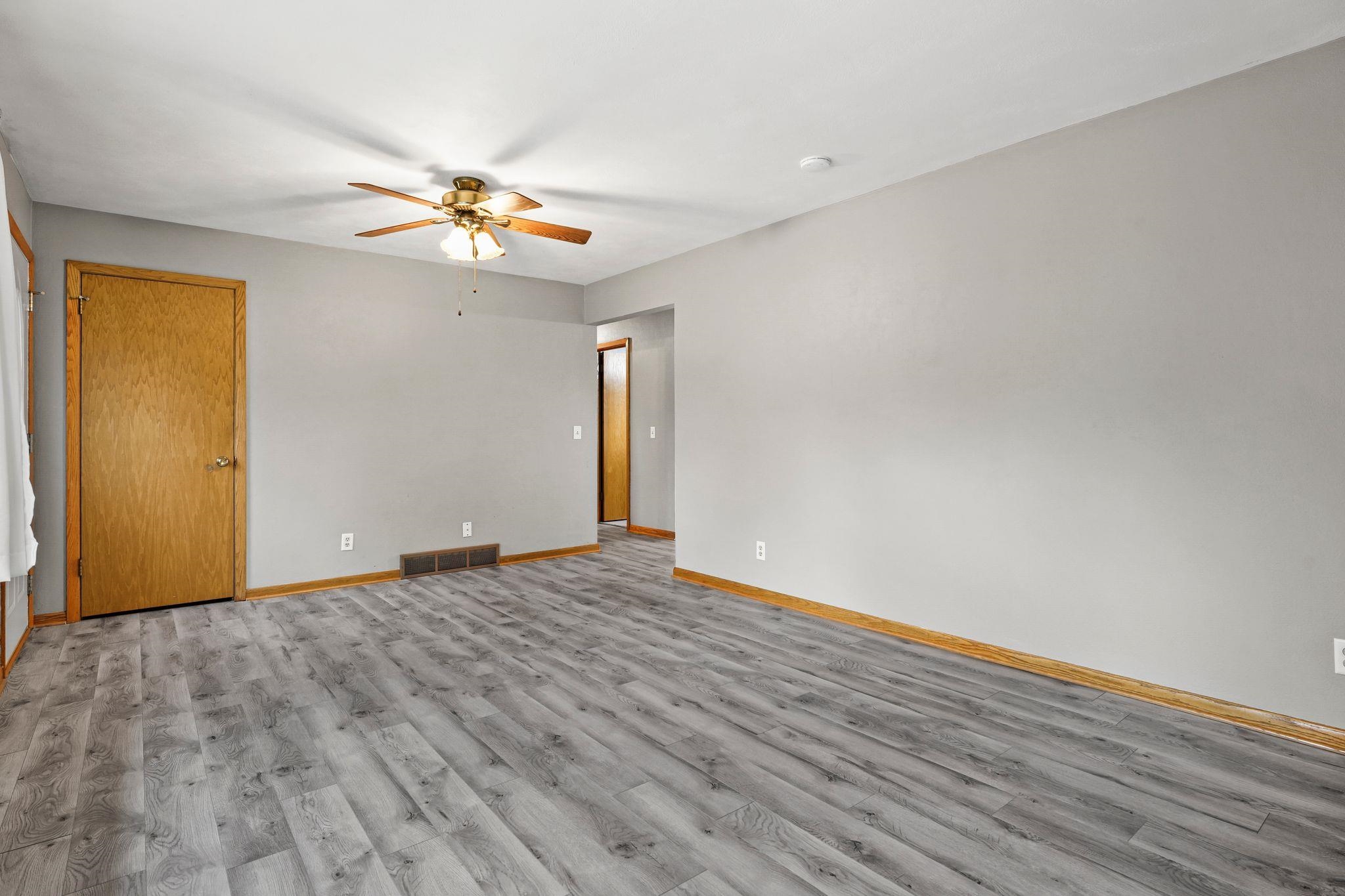 1520 N Pontiac Drive