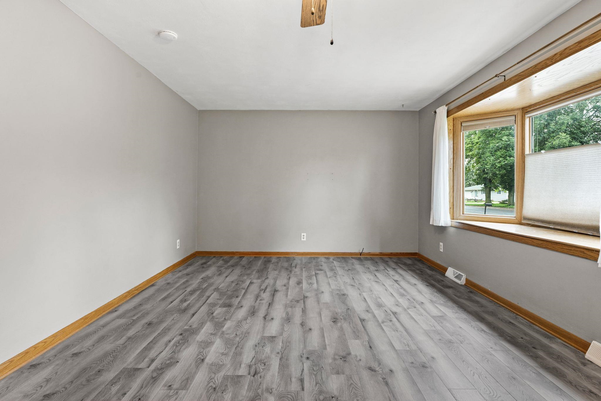1520 N Pontiac Drive