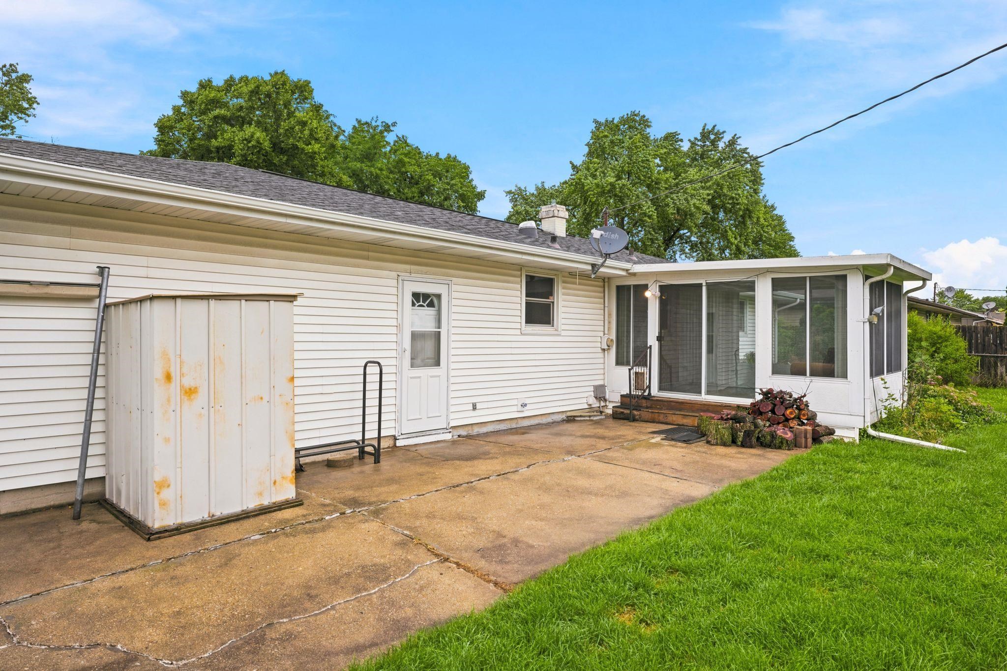 1520 N Pontiac Drive