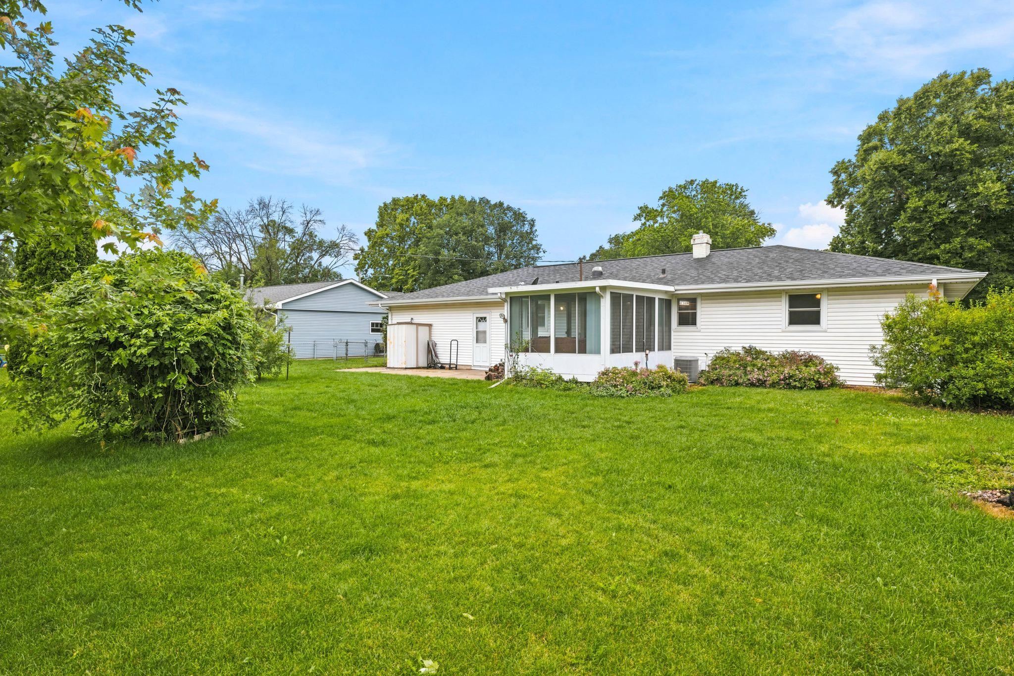 1520 N Pontiac Drive