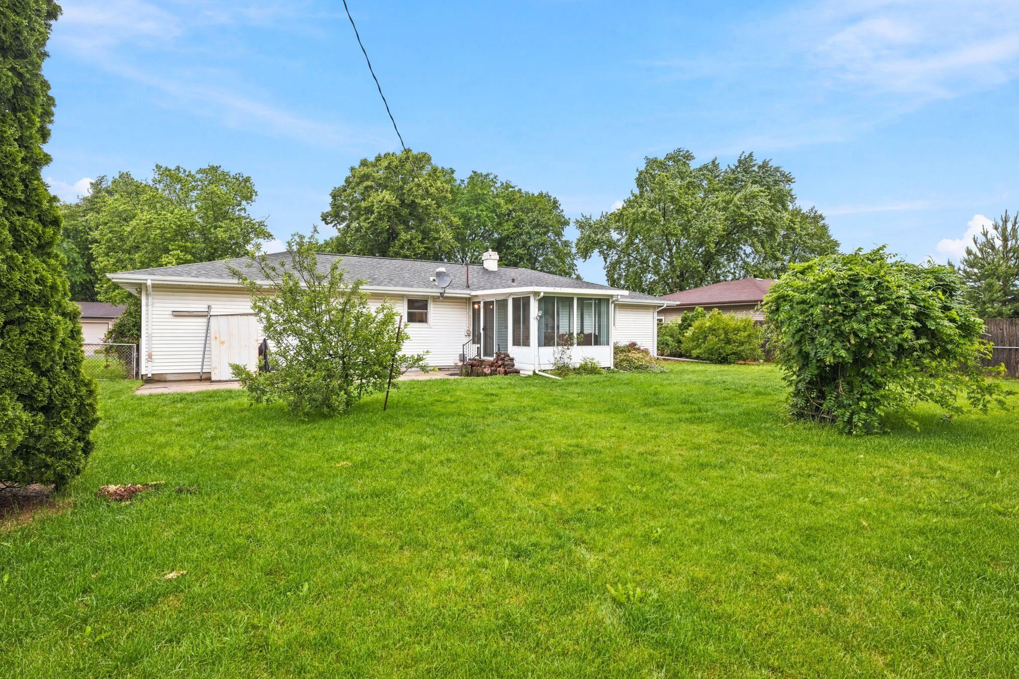 1520 N Pontiac Drive