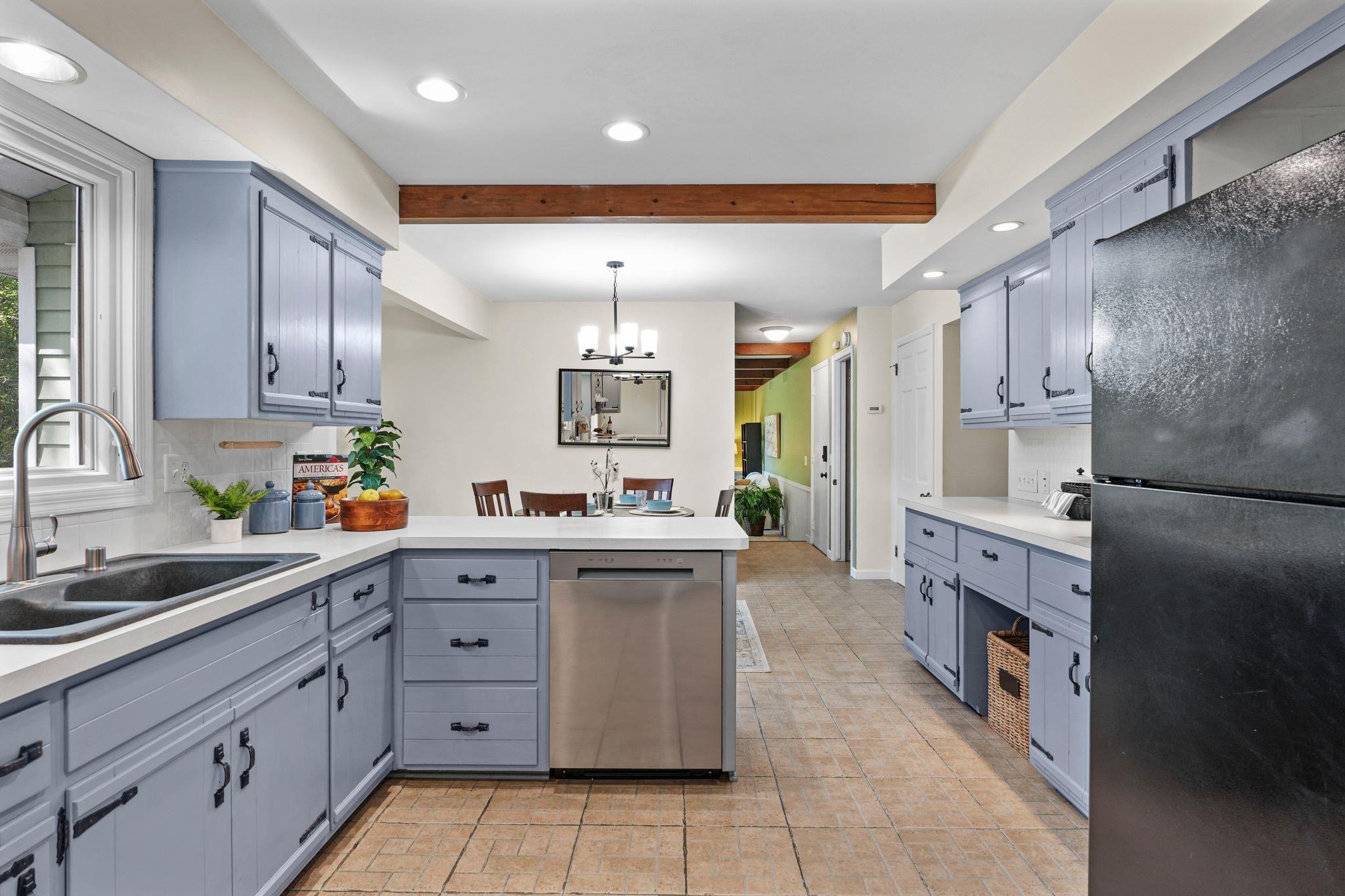 10 STONECREST Circle