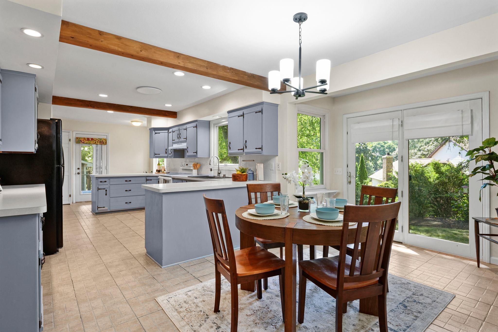 10 STONECREST Circle