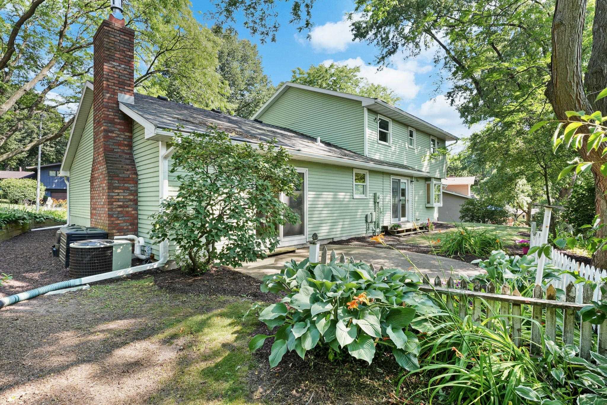 10 STONECREST Circle