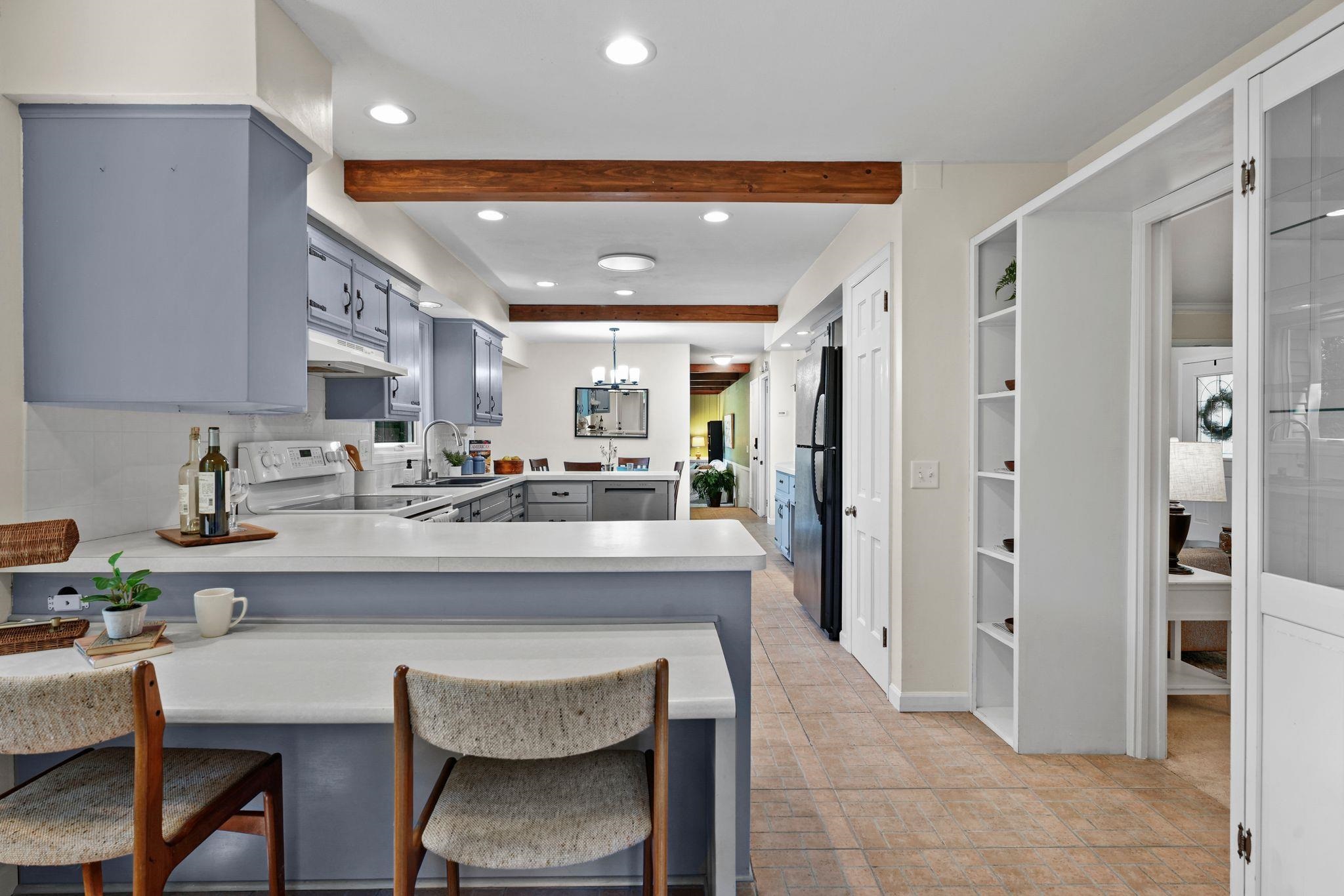 10 STONECREST Circle
