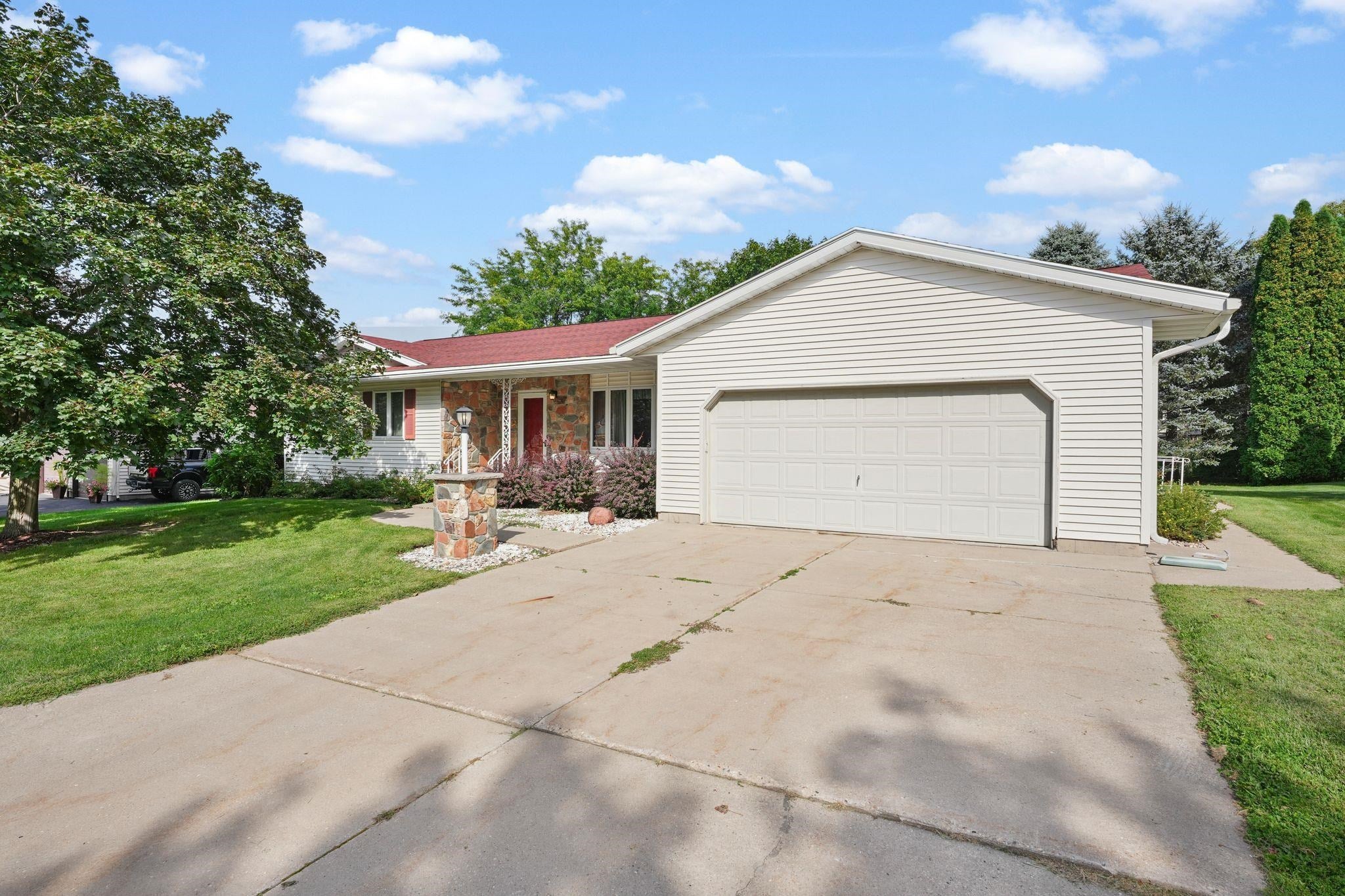 140 Vilas Hibbard Parkway