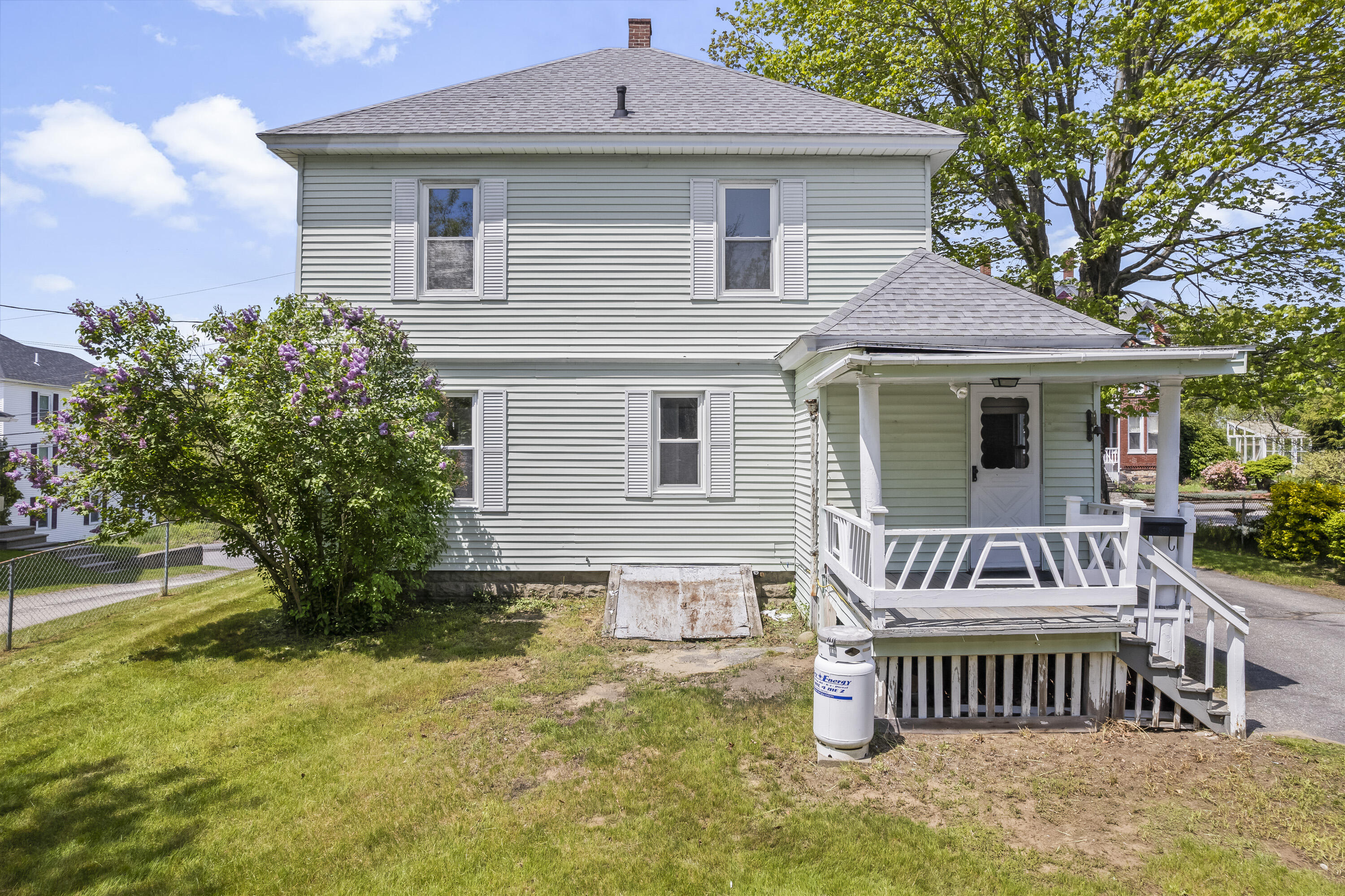 17 Oak Street