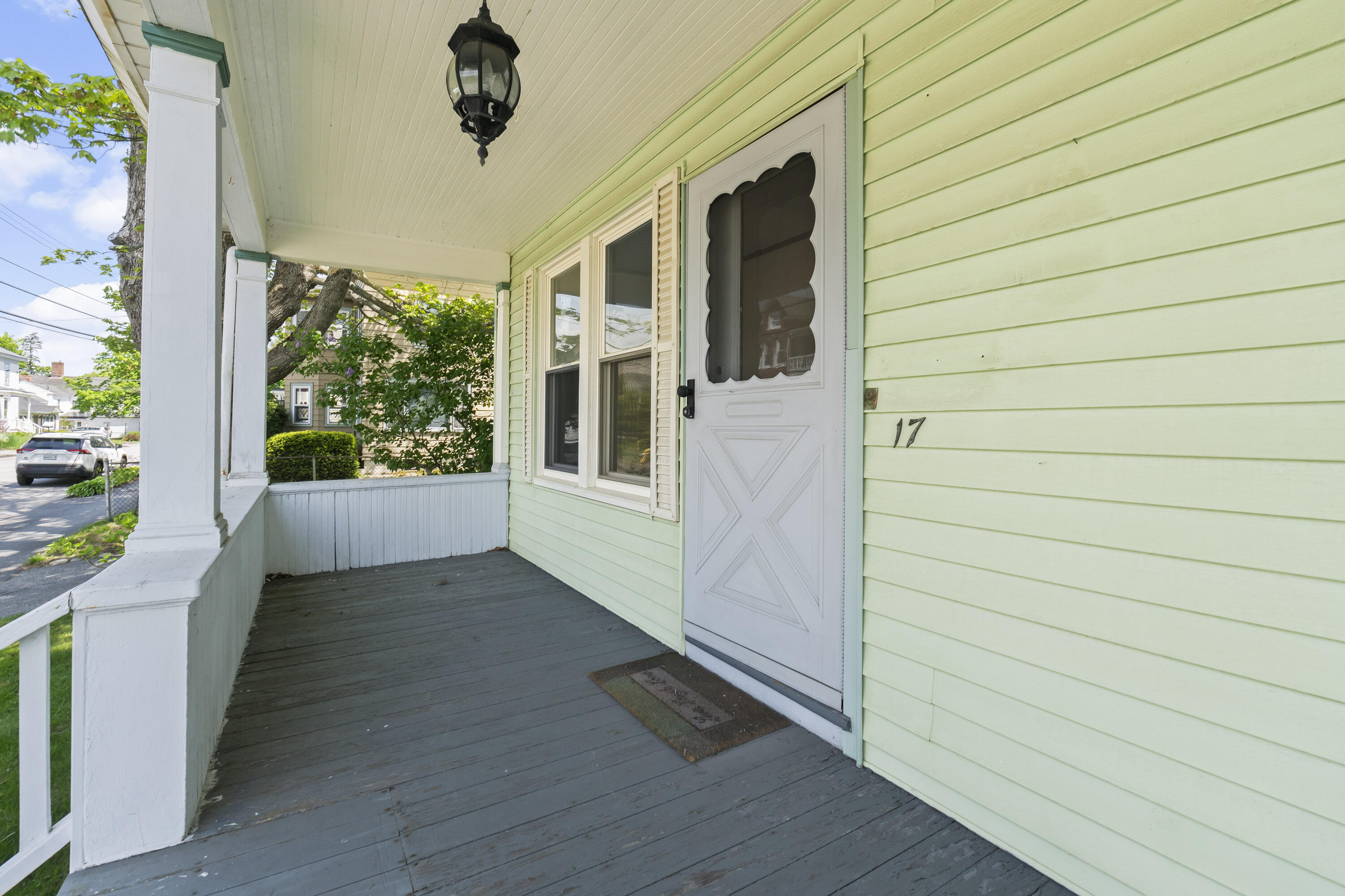 17 Oak Street