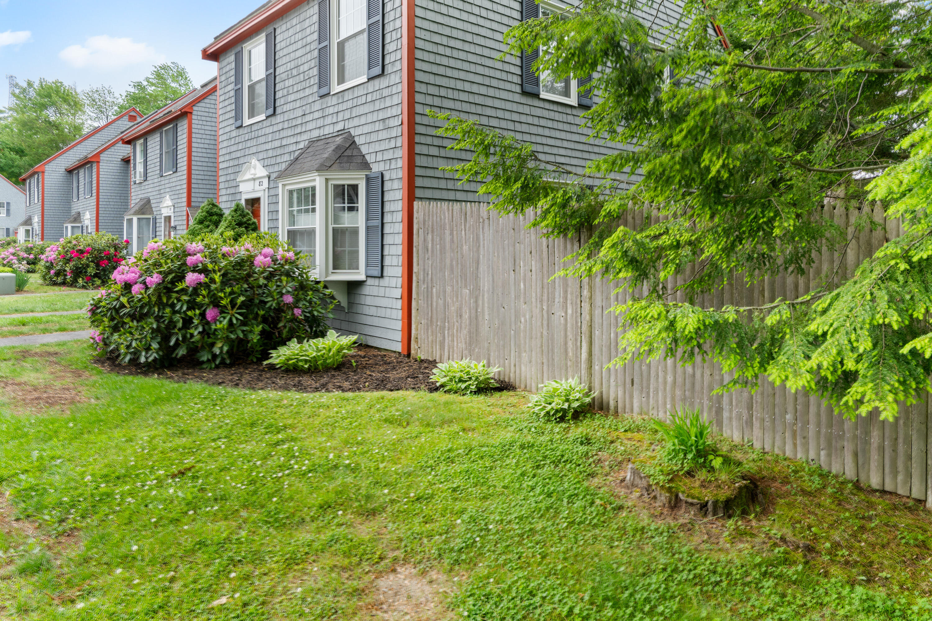 82 Munroe Lane, 82
