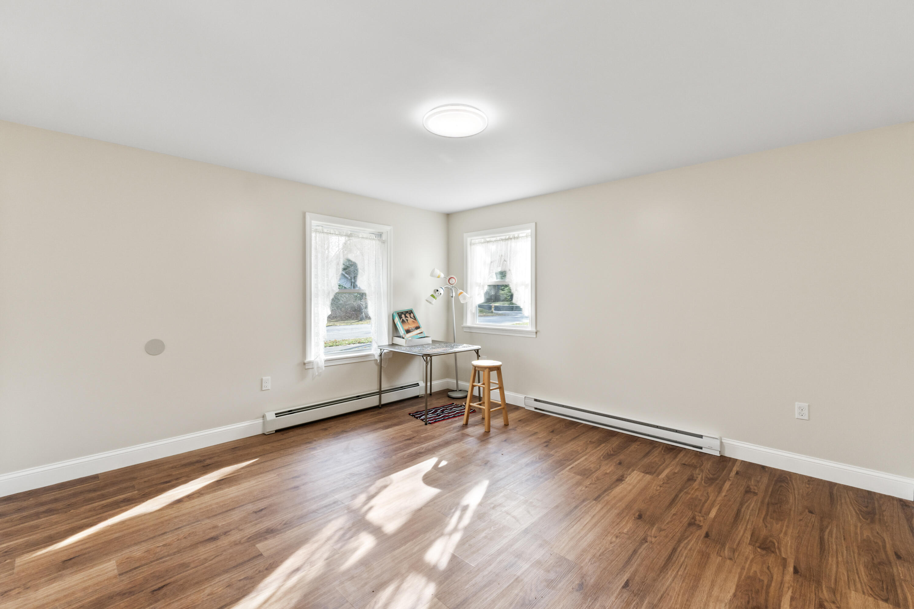 10 Penley Street E