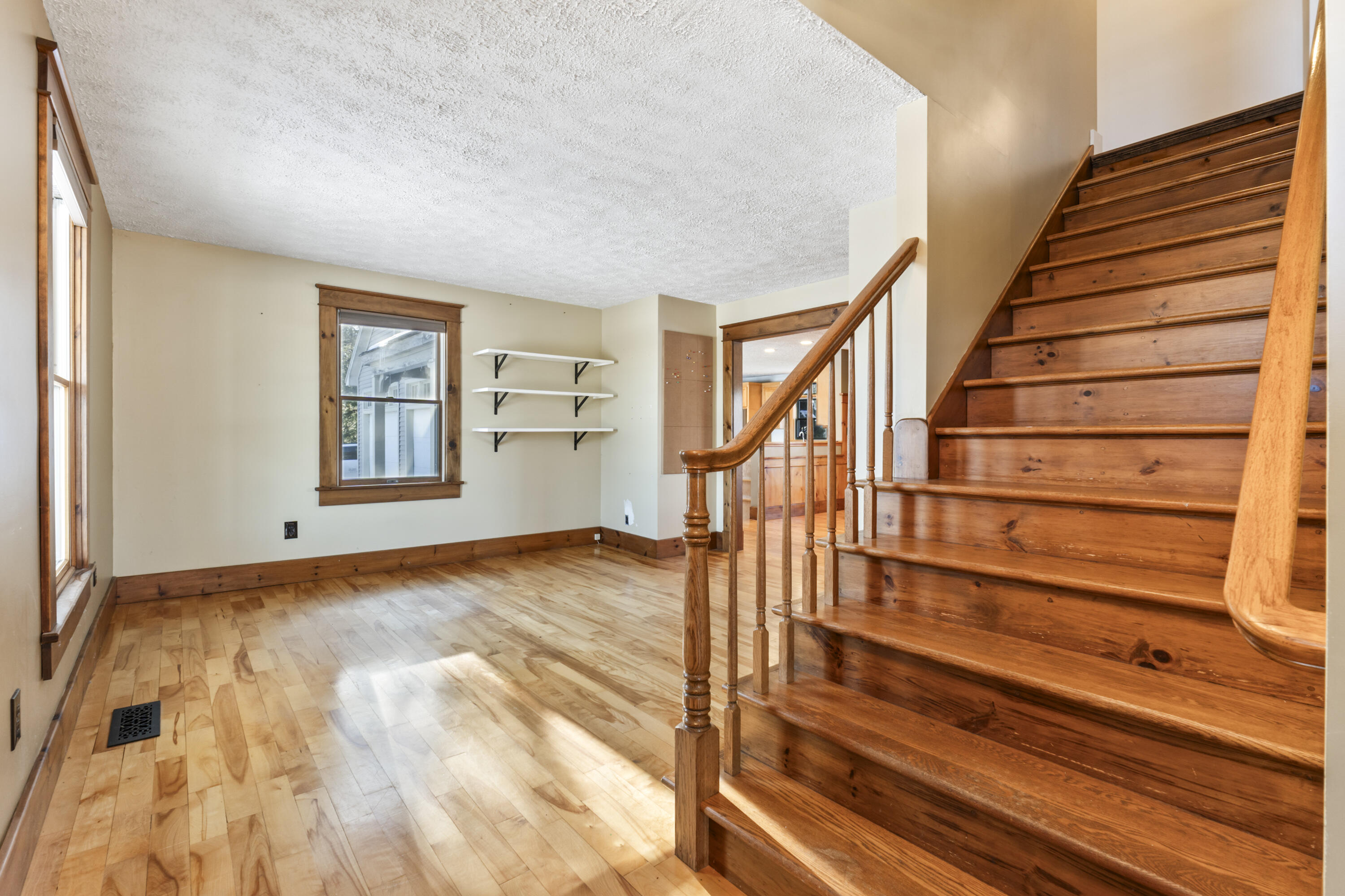 467 Bay Road