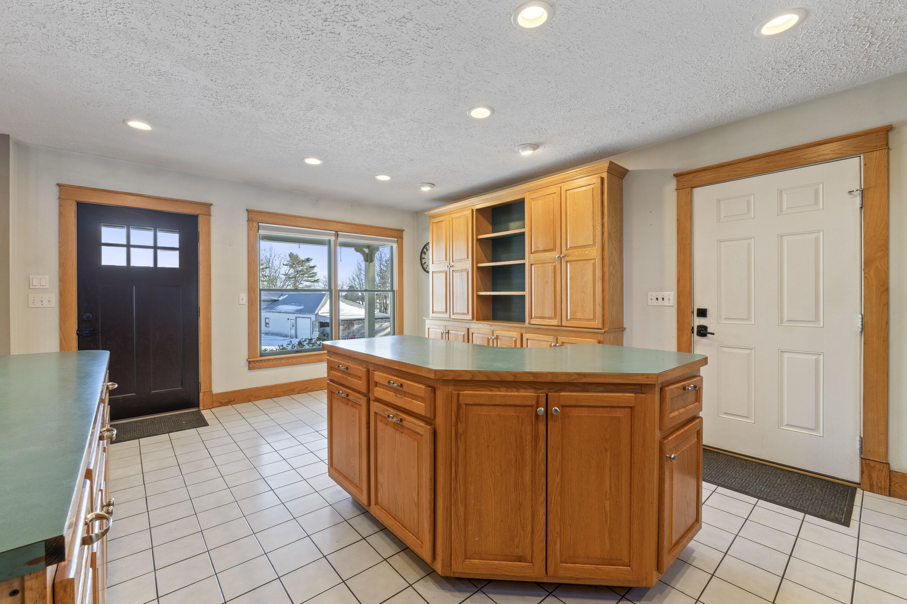 467 Bay Road