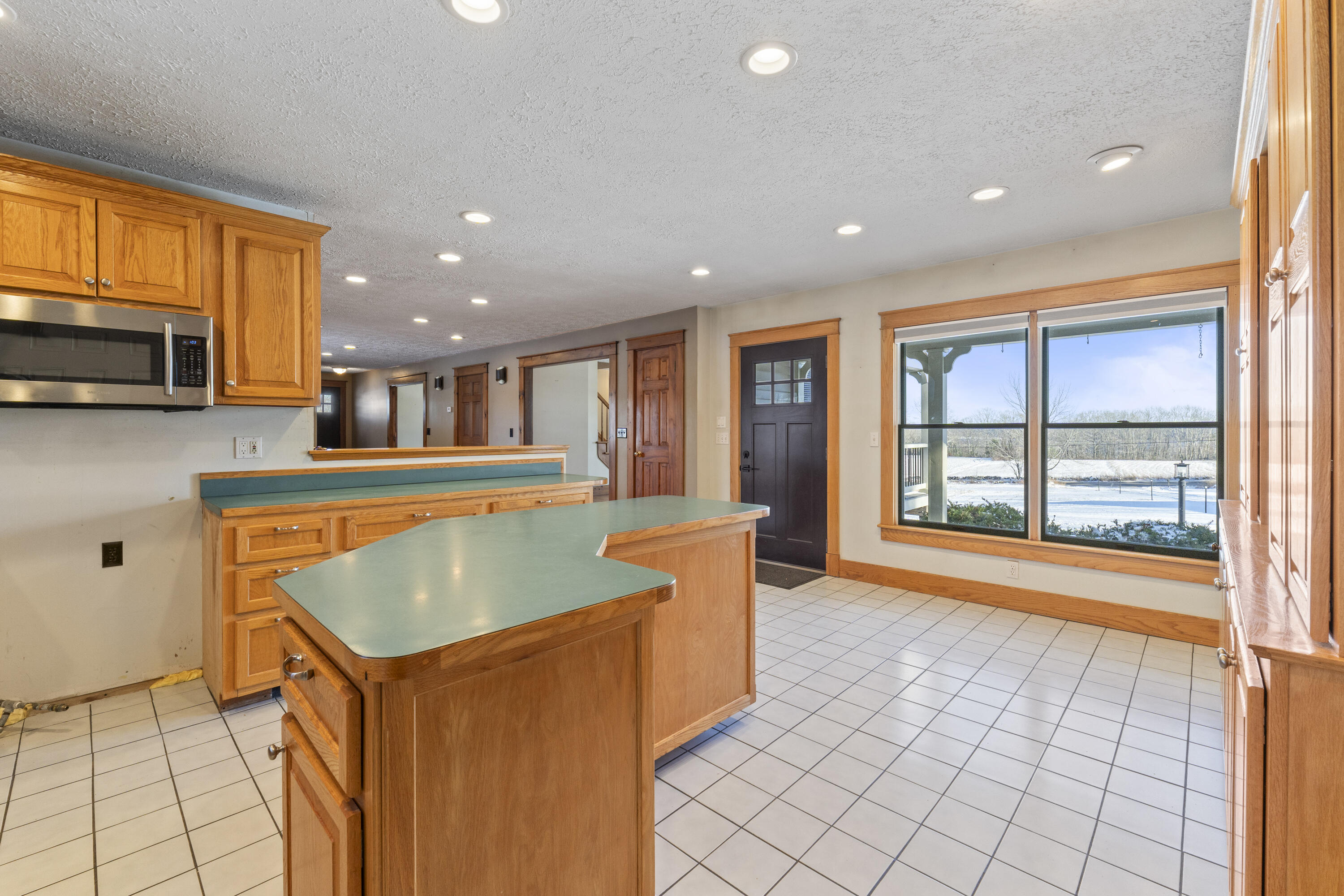467 Bay Road