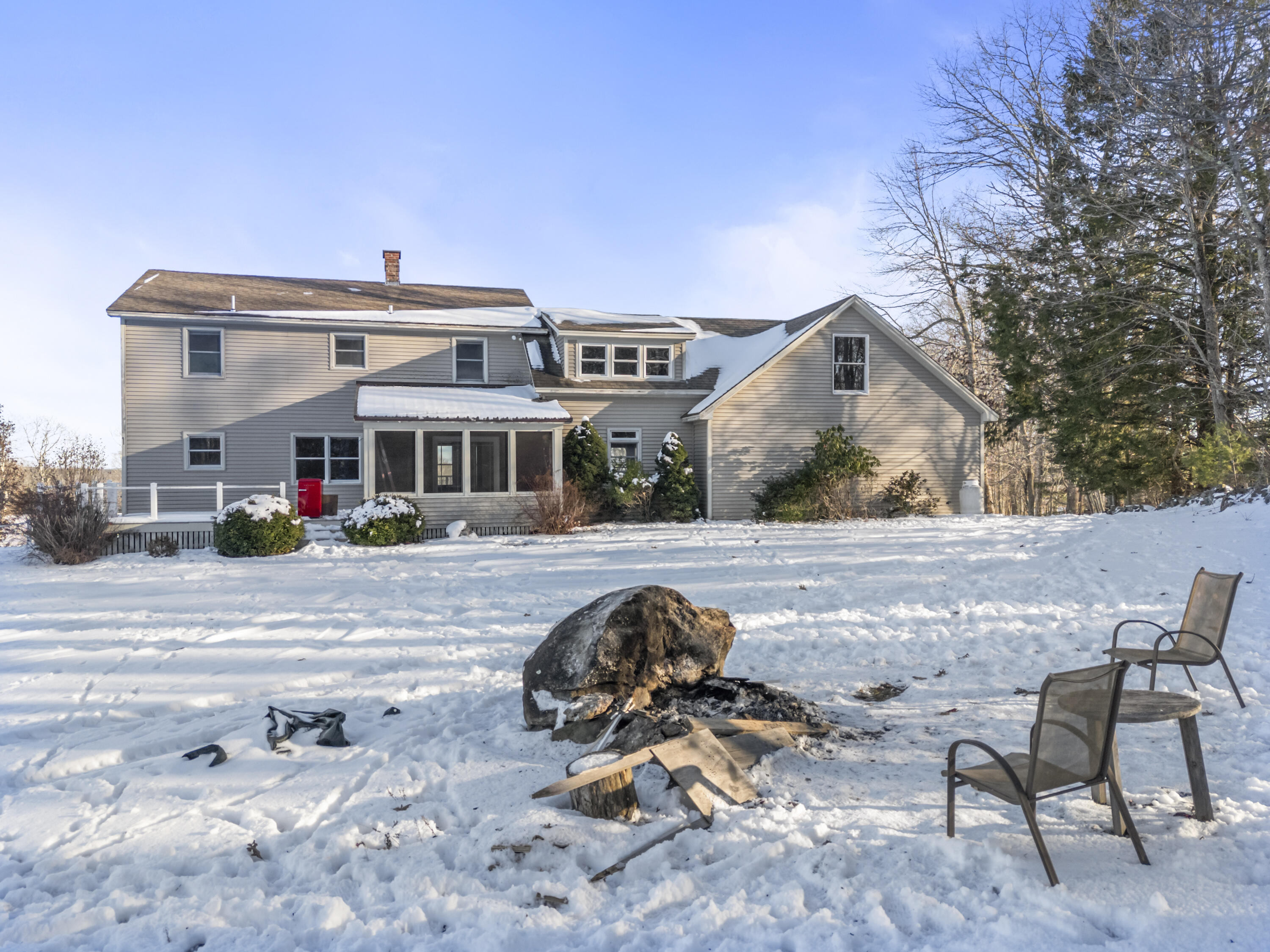 467 Bay Road