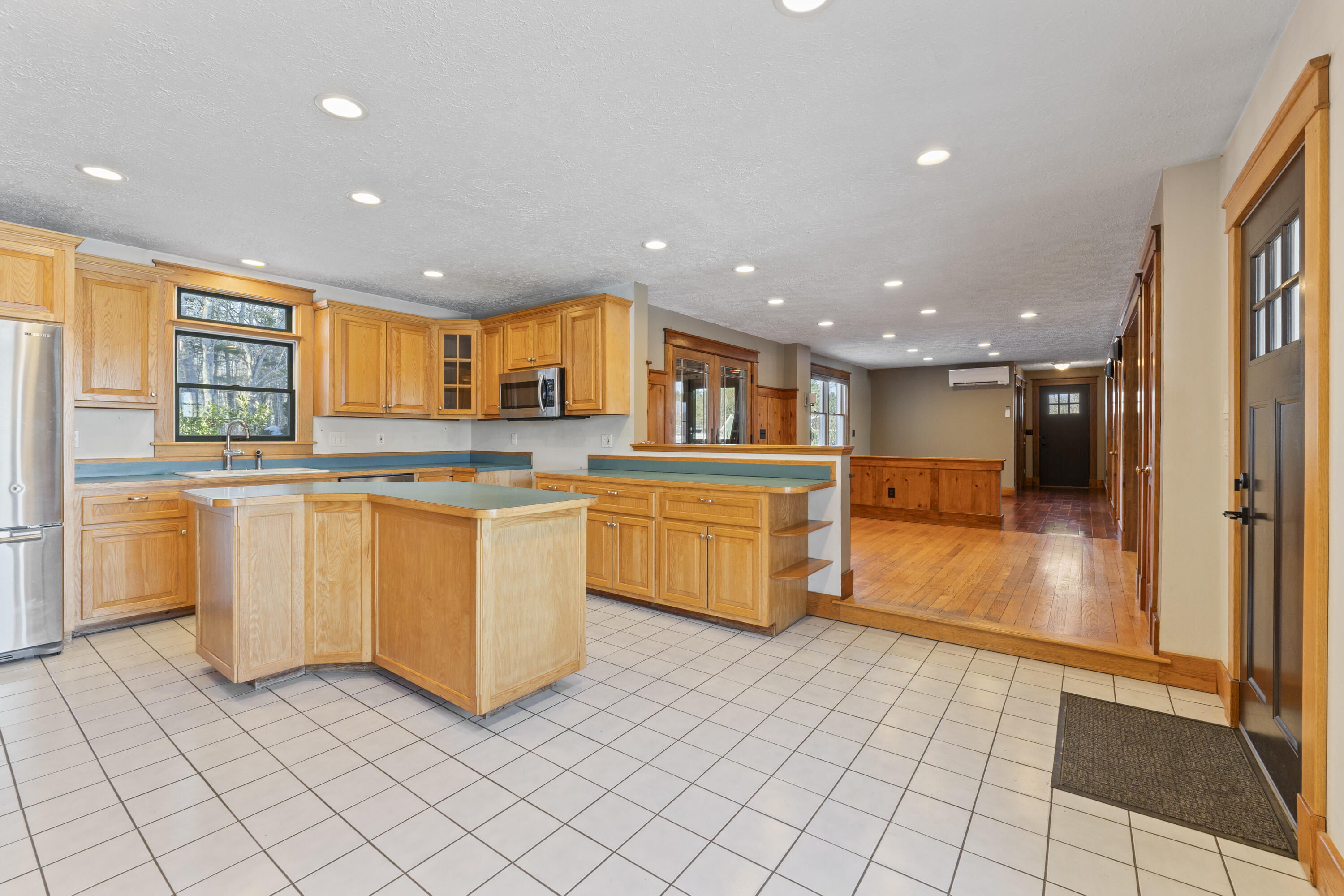 467 Bay Road
