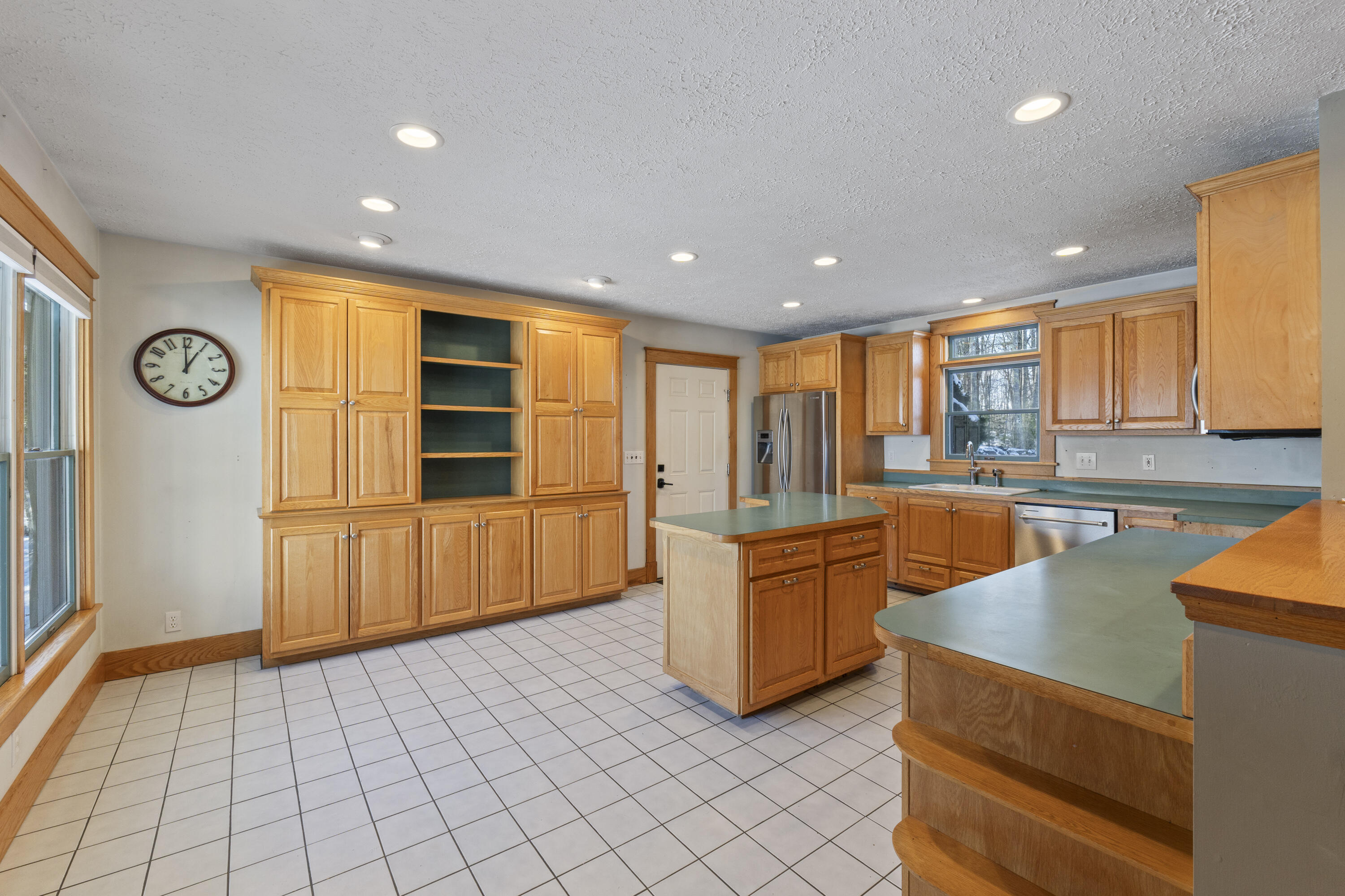 467 Bay Road
