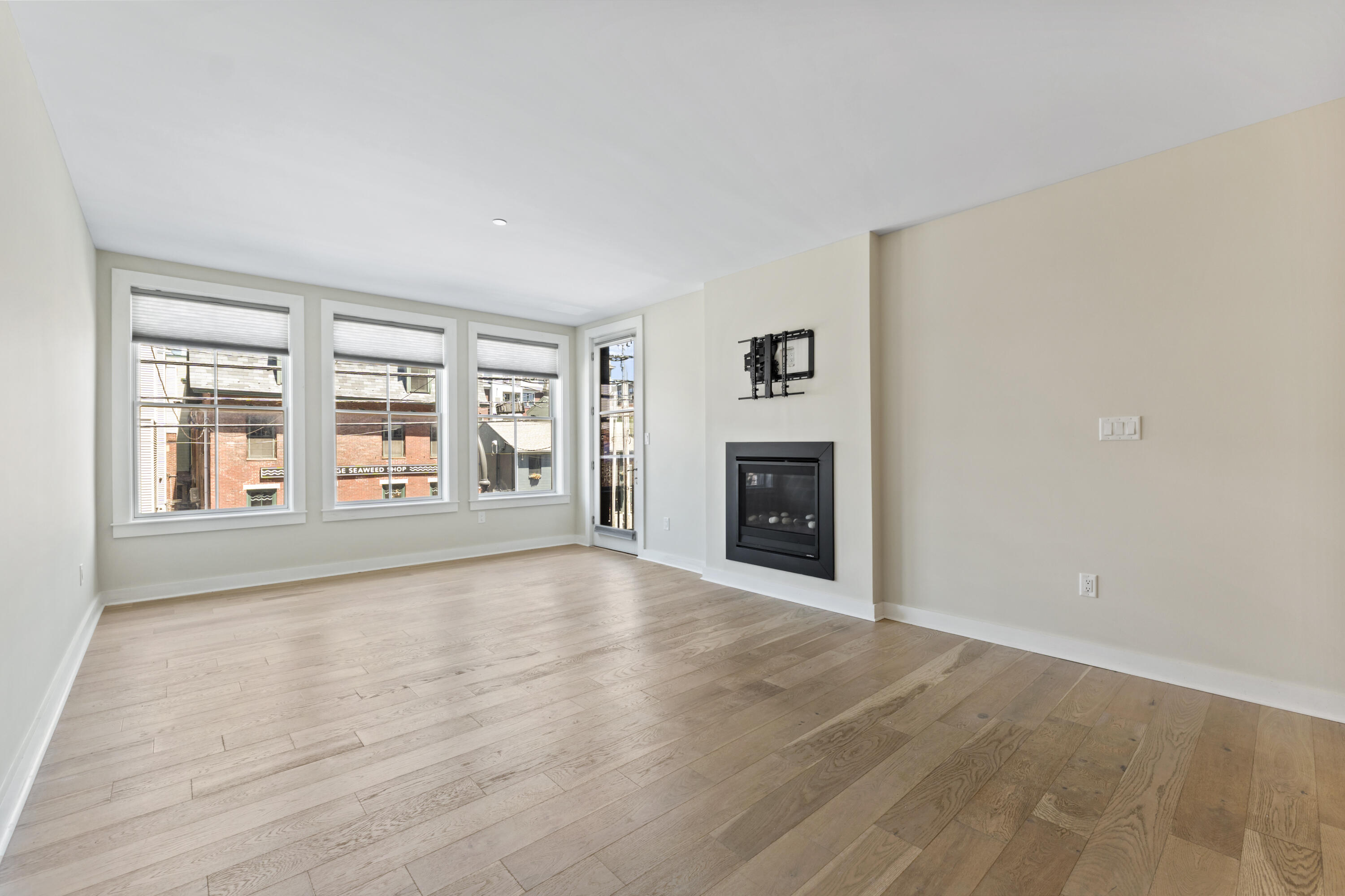 62 India Street 203